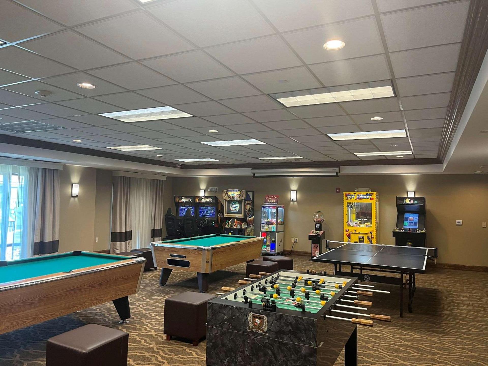 Comfort Suites Oshkosh West photo 36