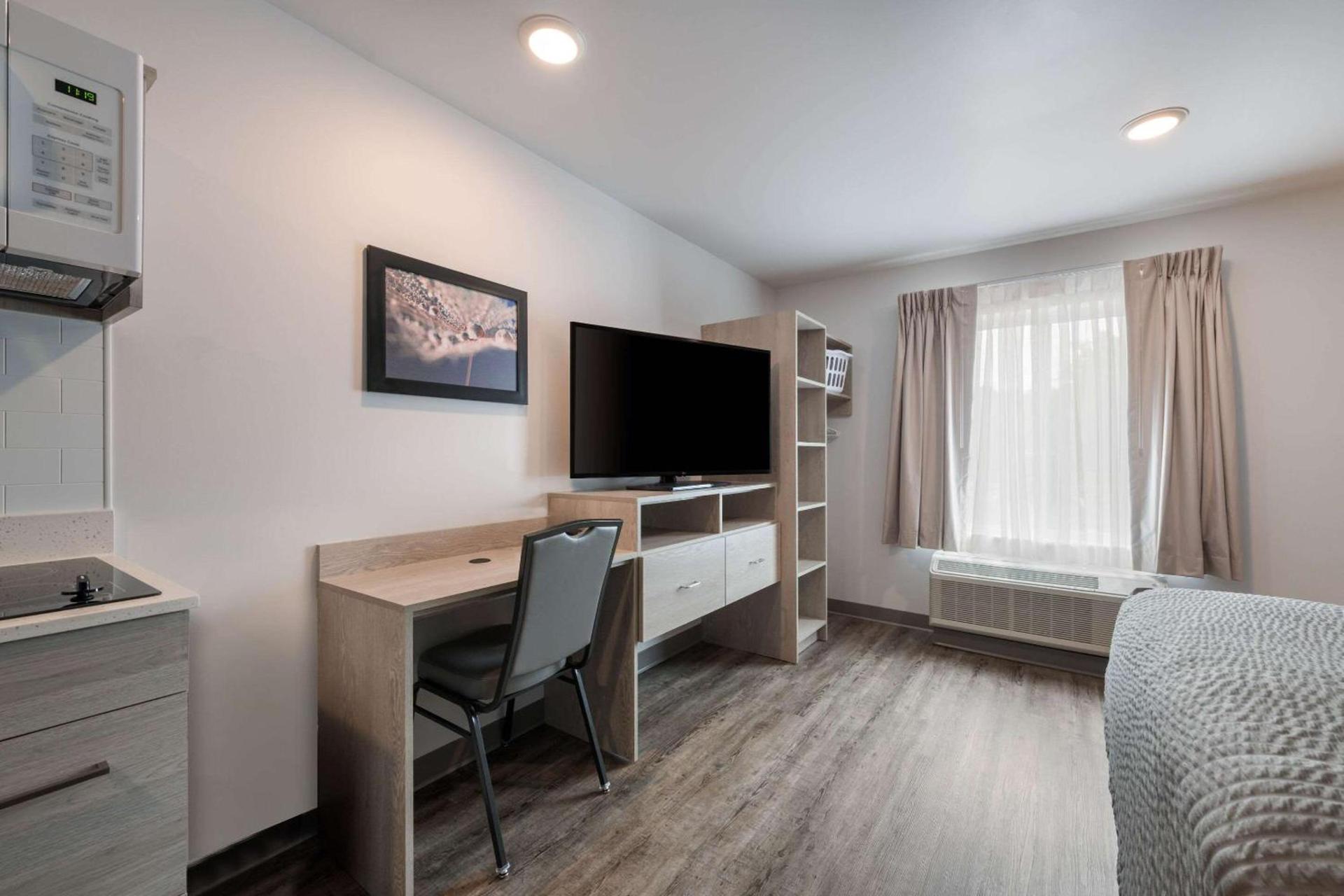 WoodSpring Suites Concord-Charlotte Speedway photo 8