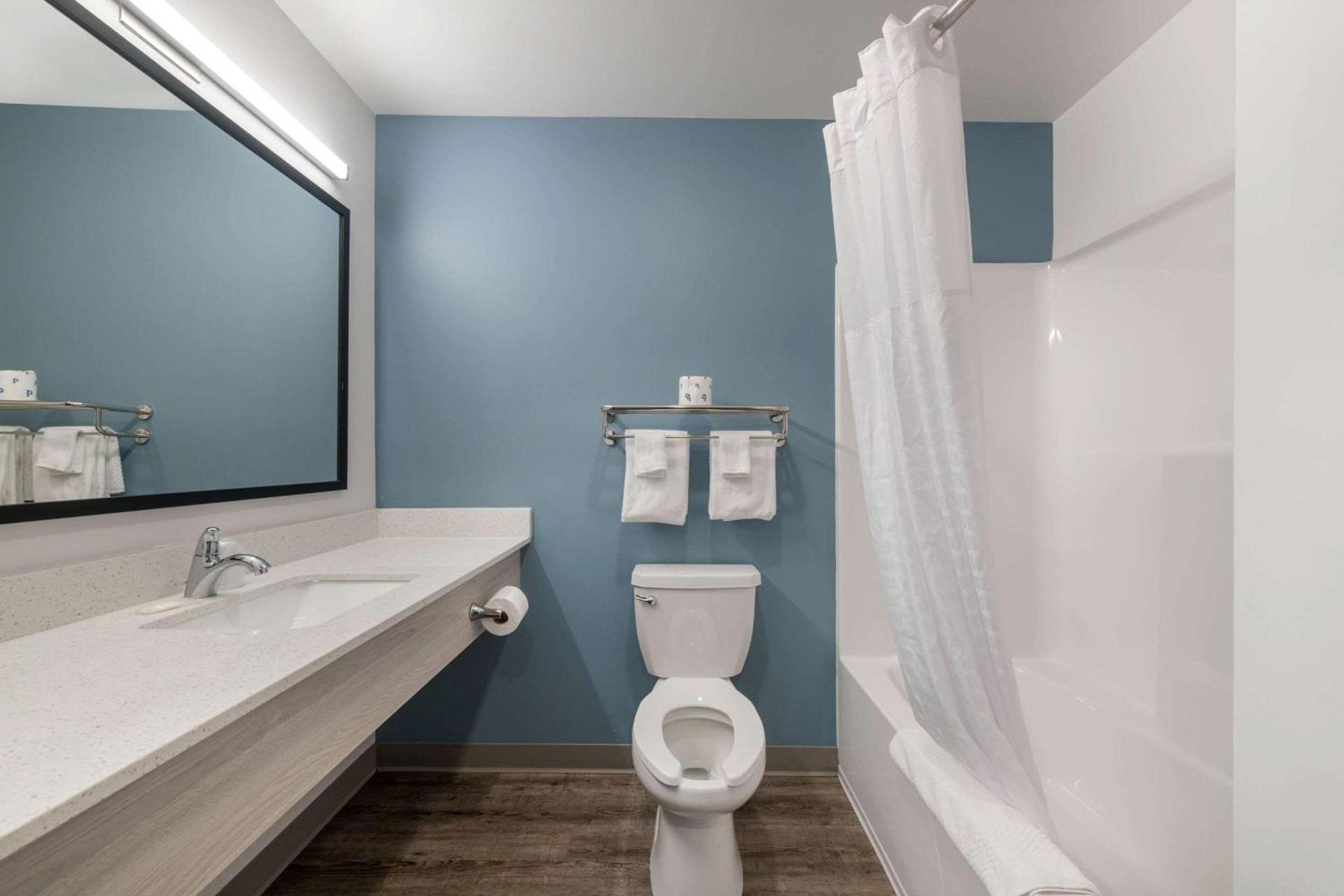 WoodSpring Suites Concord-Charlotte Speedway photo 10