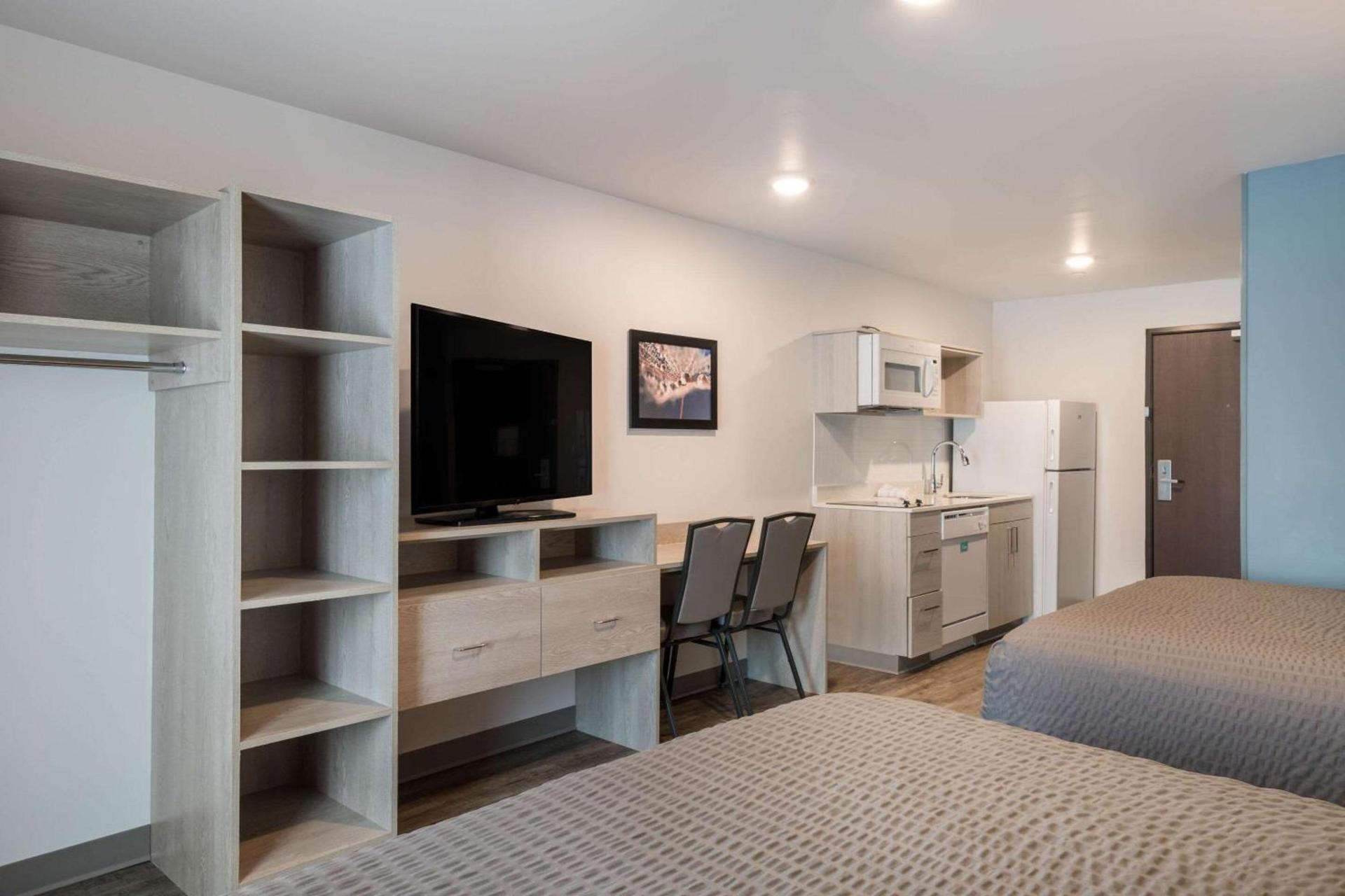 WoodSpring Suites Concord-Charlotte Speedway photo 13