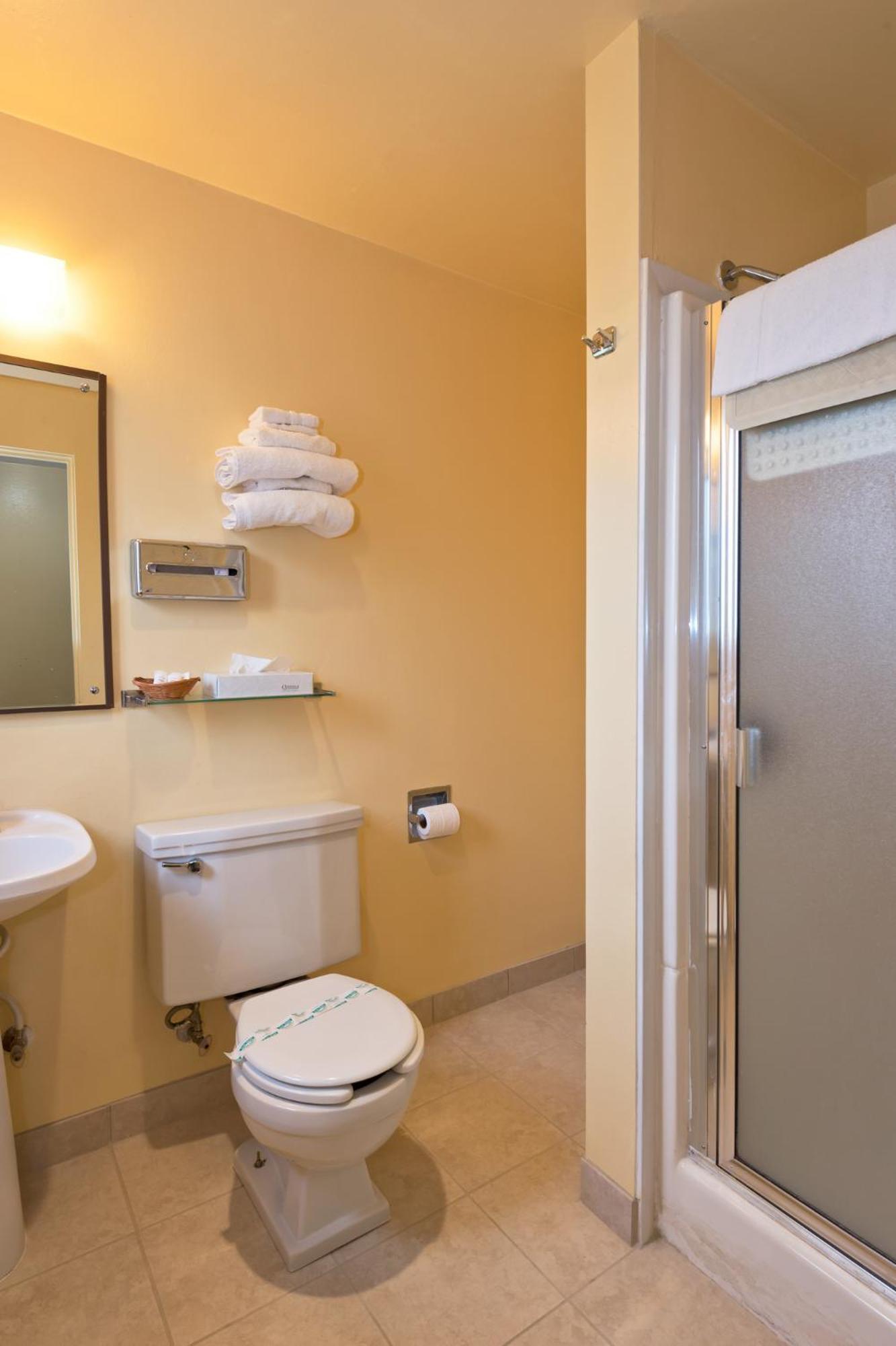 Riviera Inn photo 43