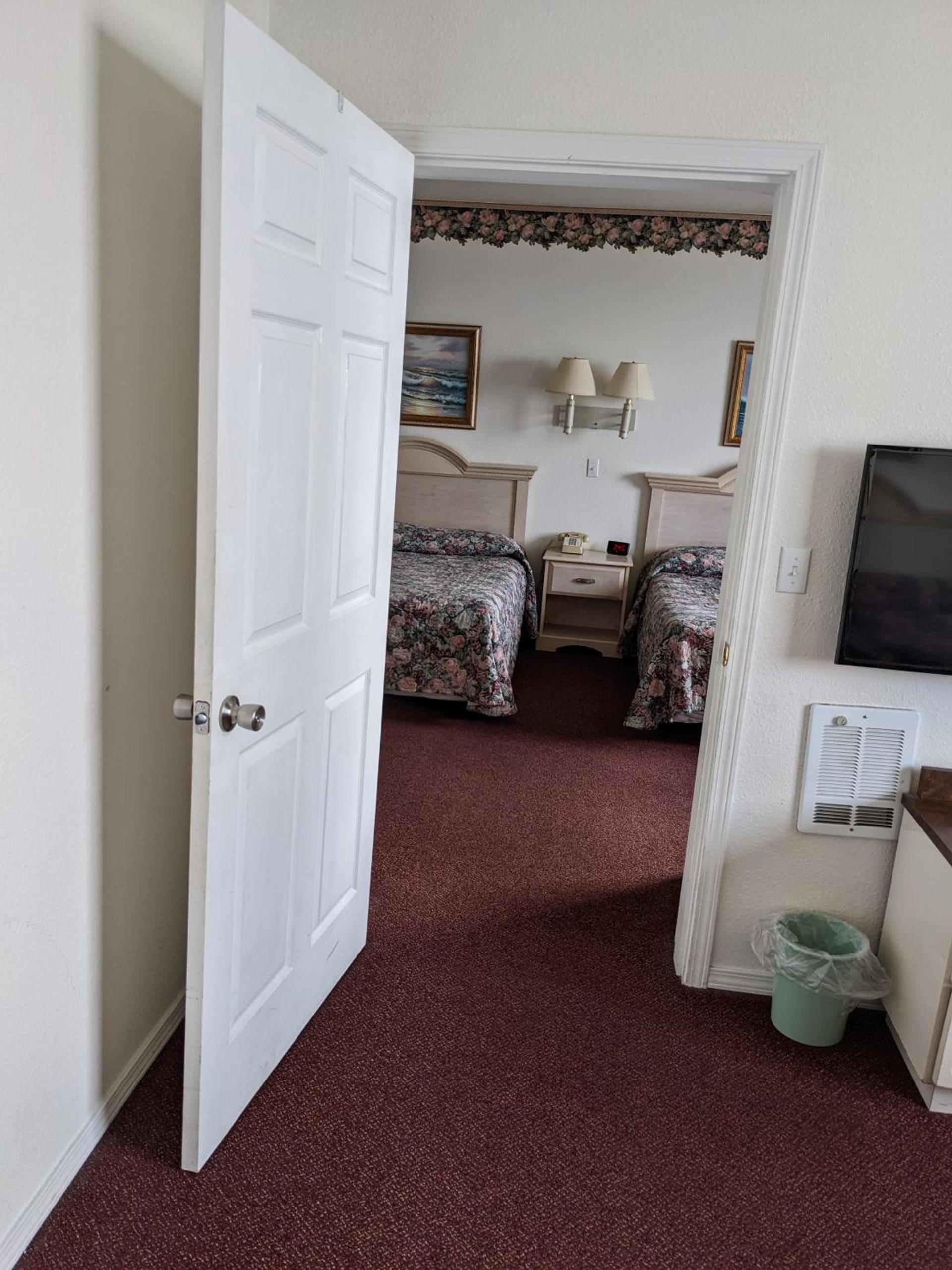 Lighthouse Inn photo 17