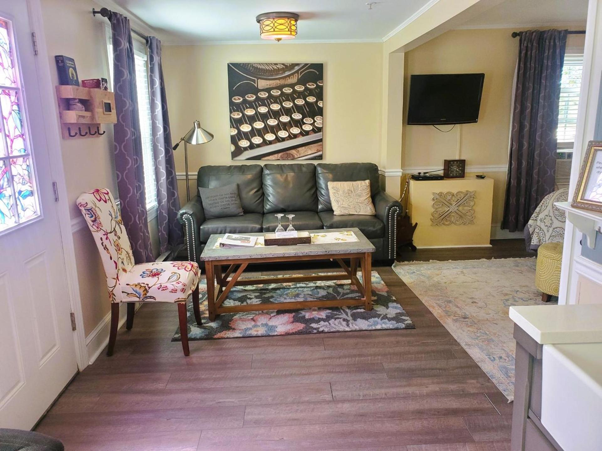 Vandiver Inn photo 2