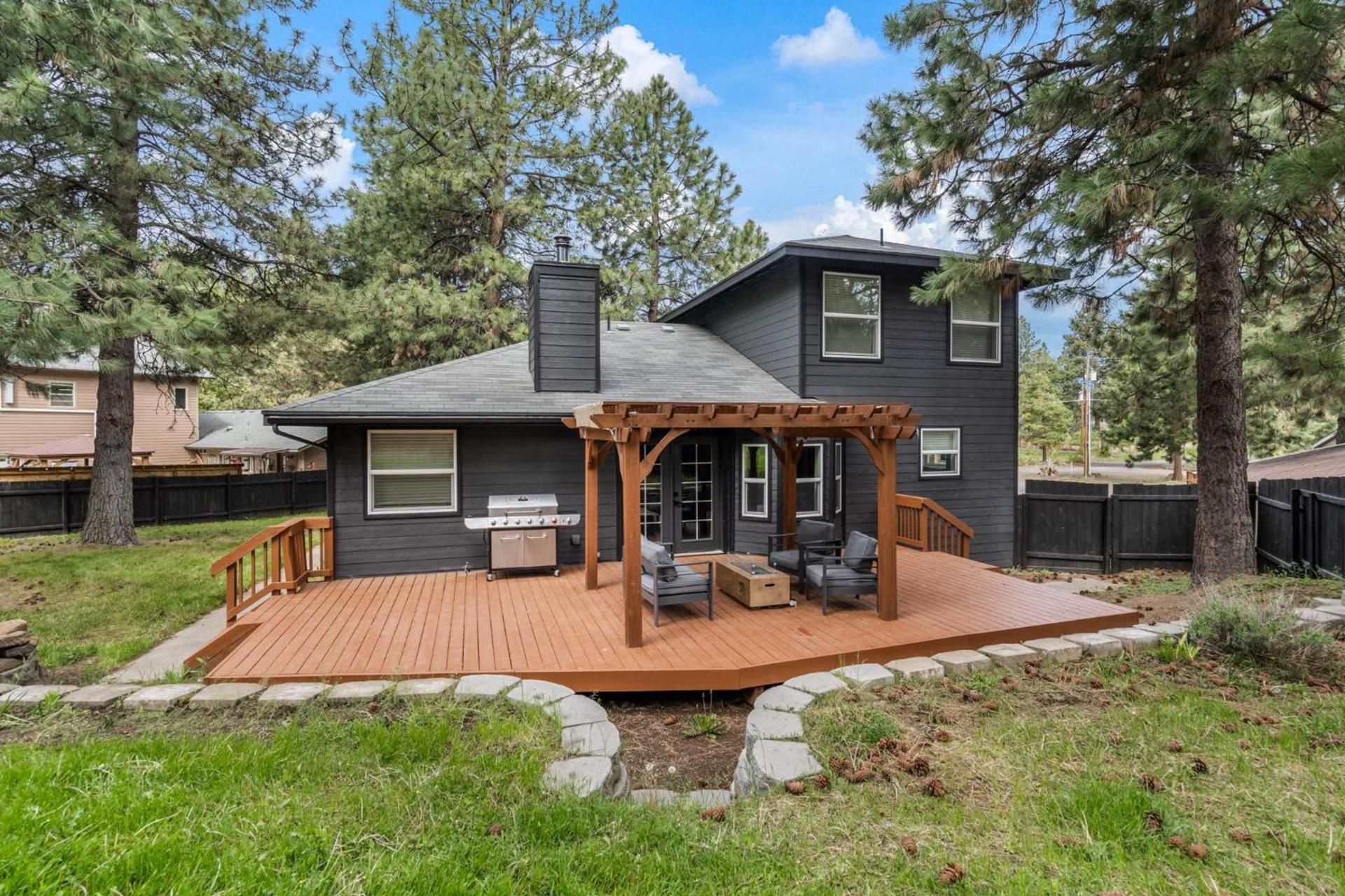 Ponderosa Lodge Just outside Bend Oregon photo 2