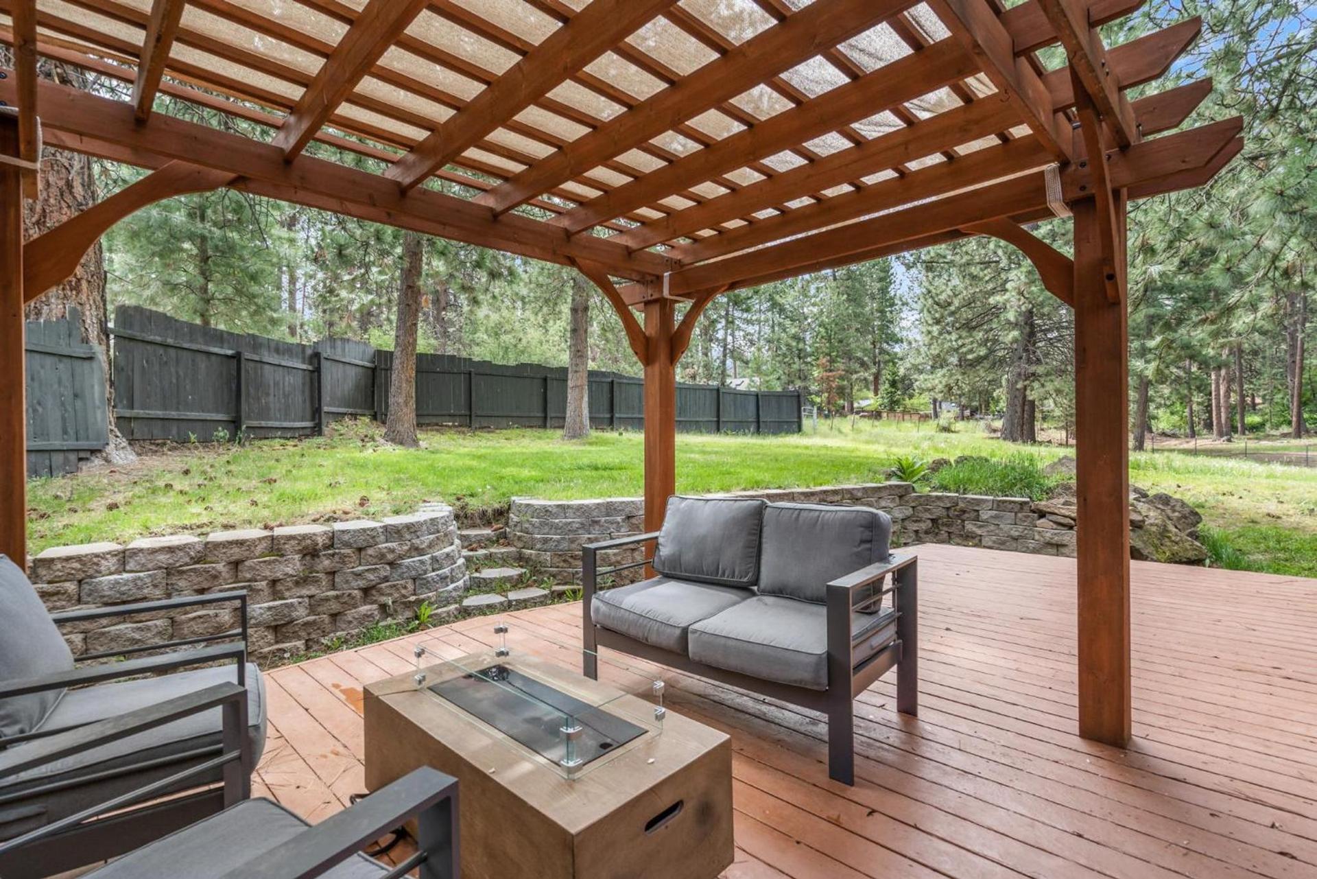 Ponderosa Lodge Just outside Bend Oregon photo 4