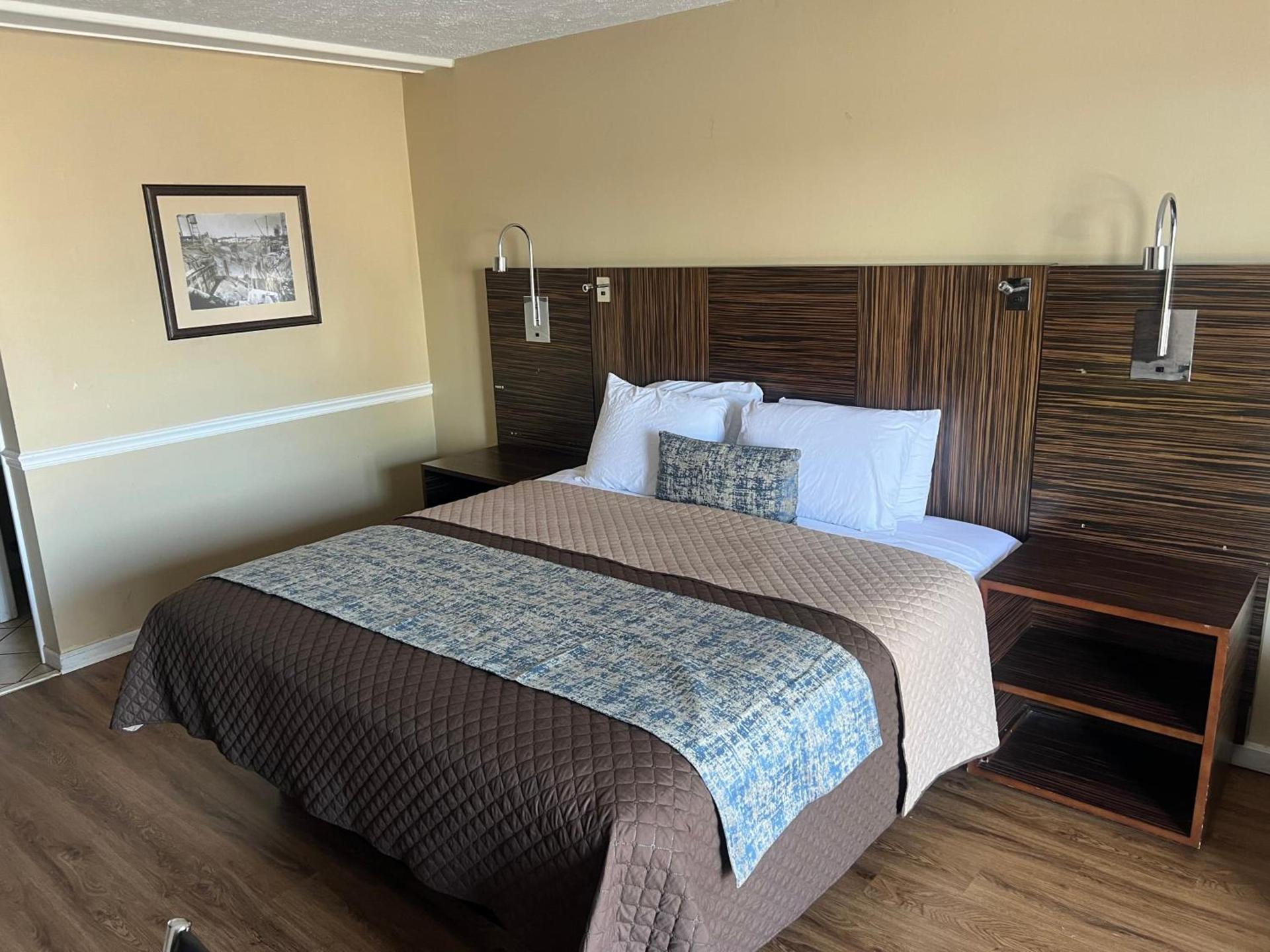 Towne inn photo 4