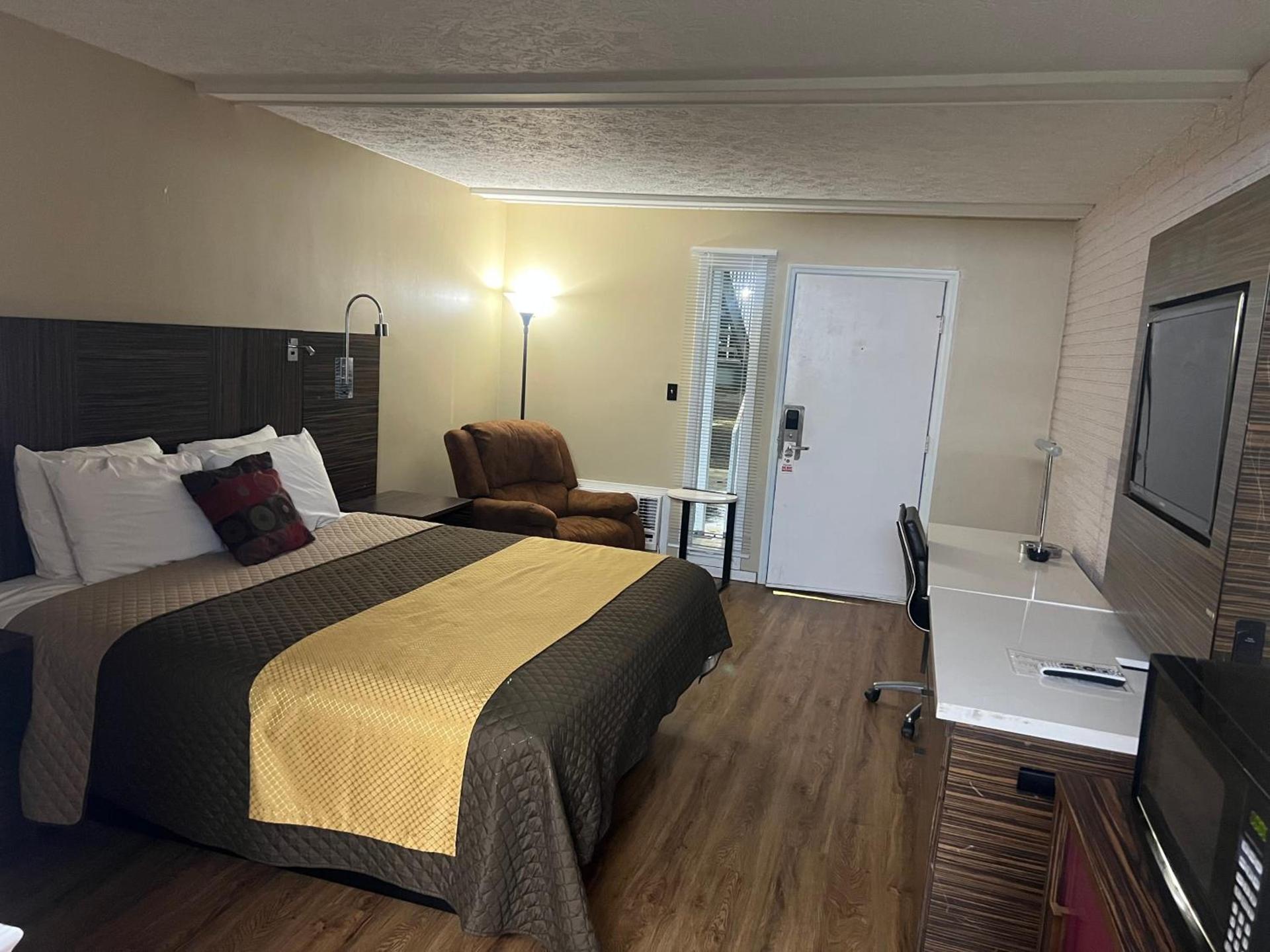 Towne inn photo 5