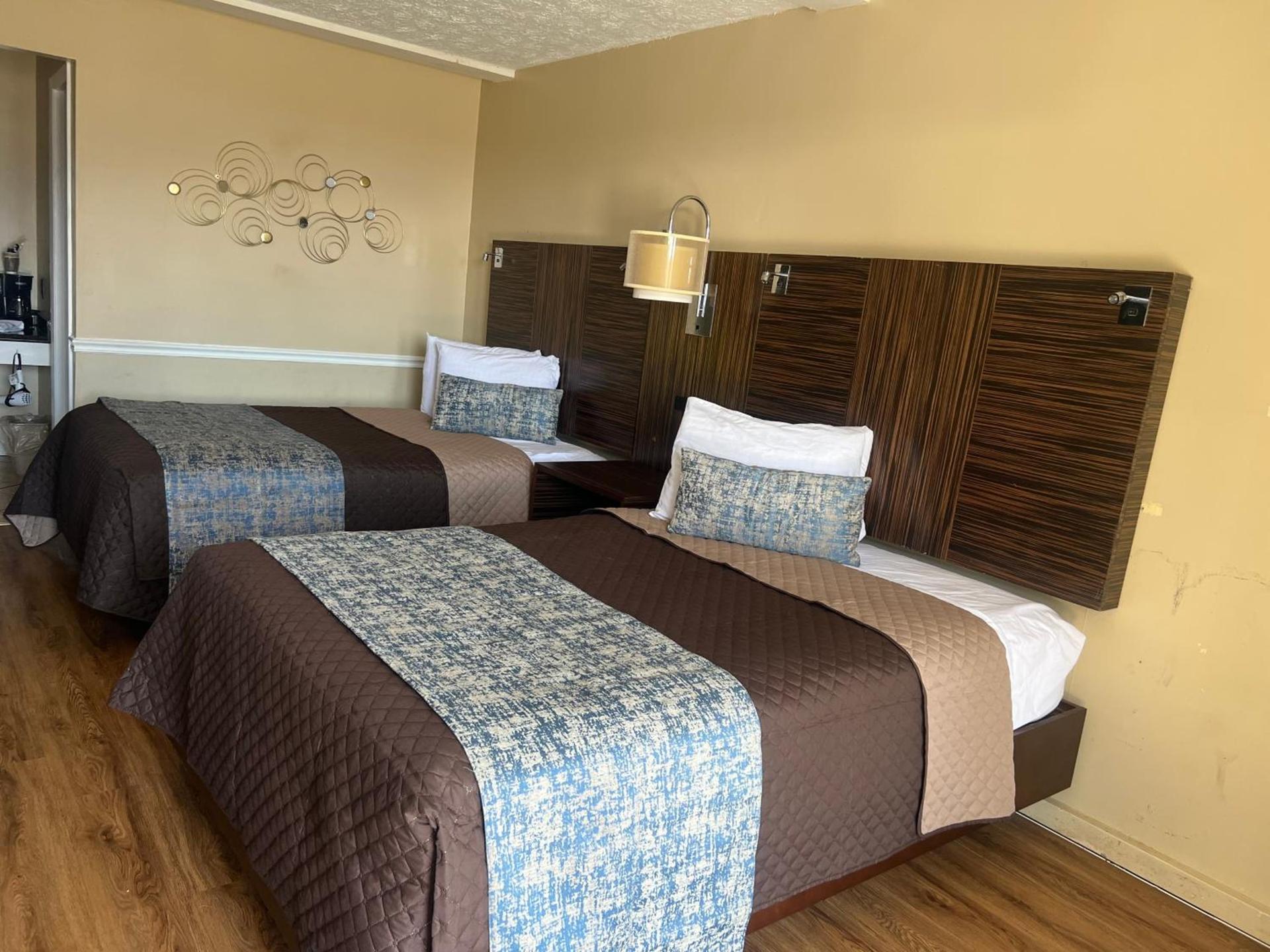 Towne inn photo 7