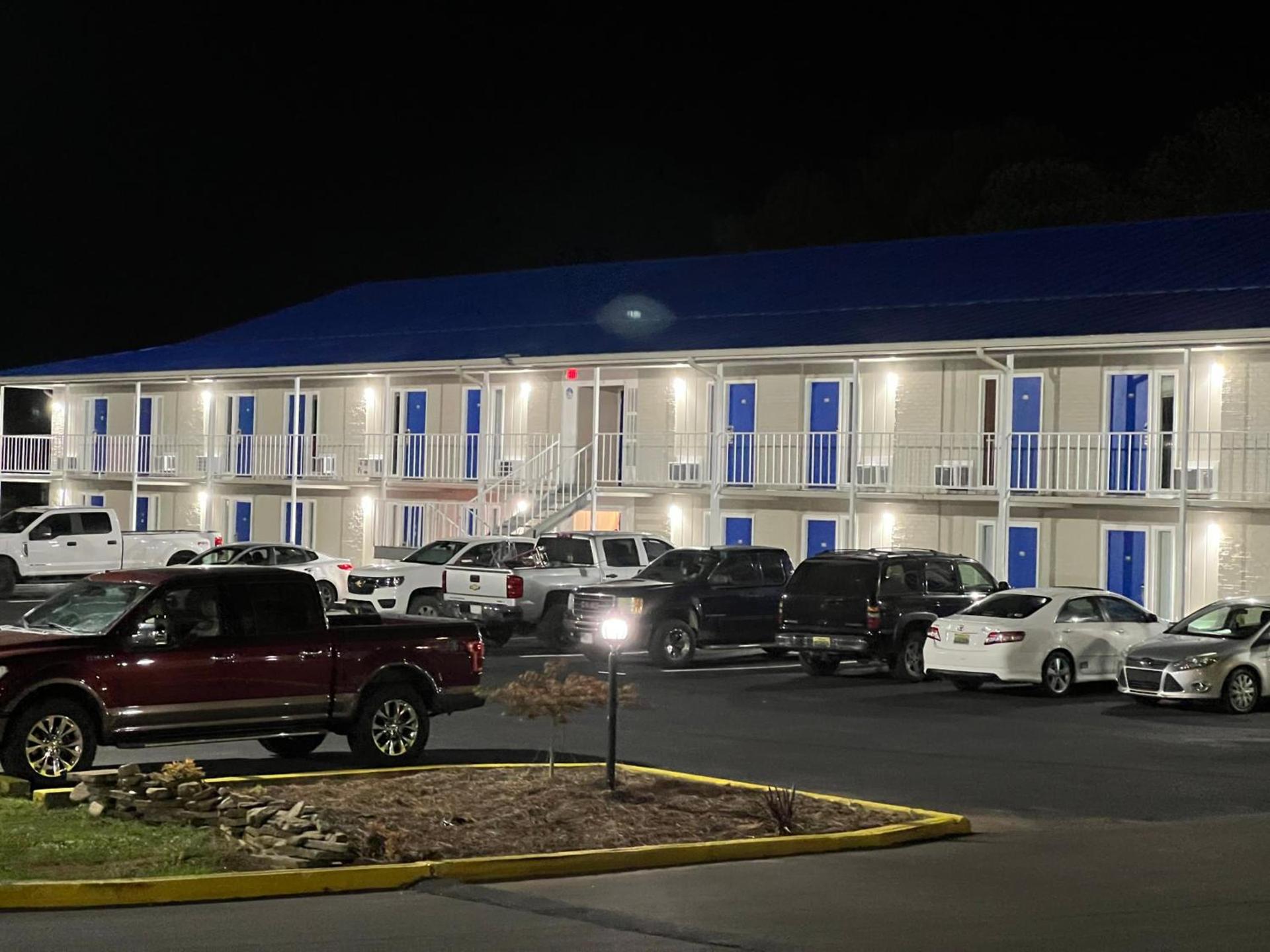 Towne inn photo 13
