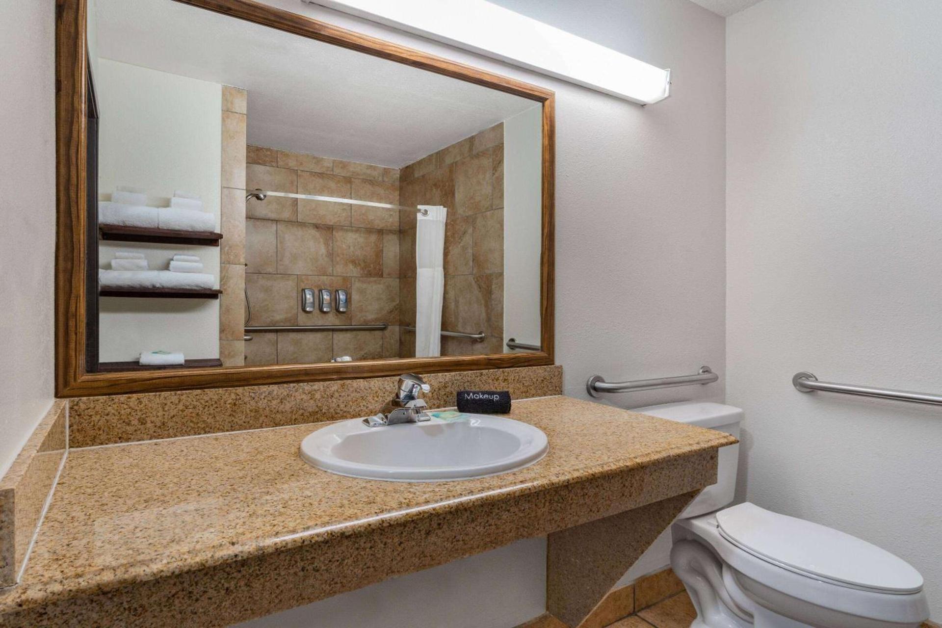Baymont by Wyndham Bozeman photo 14