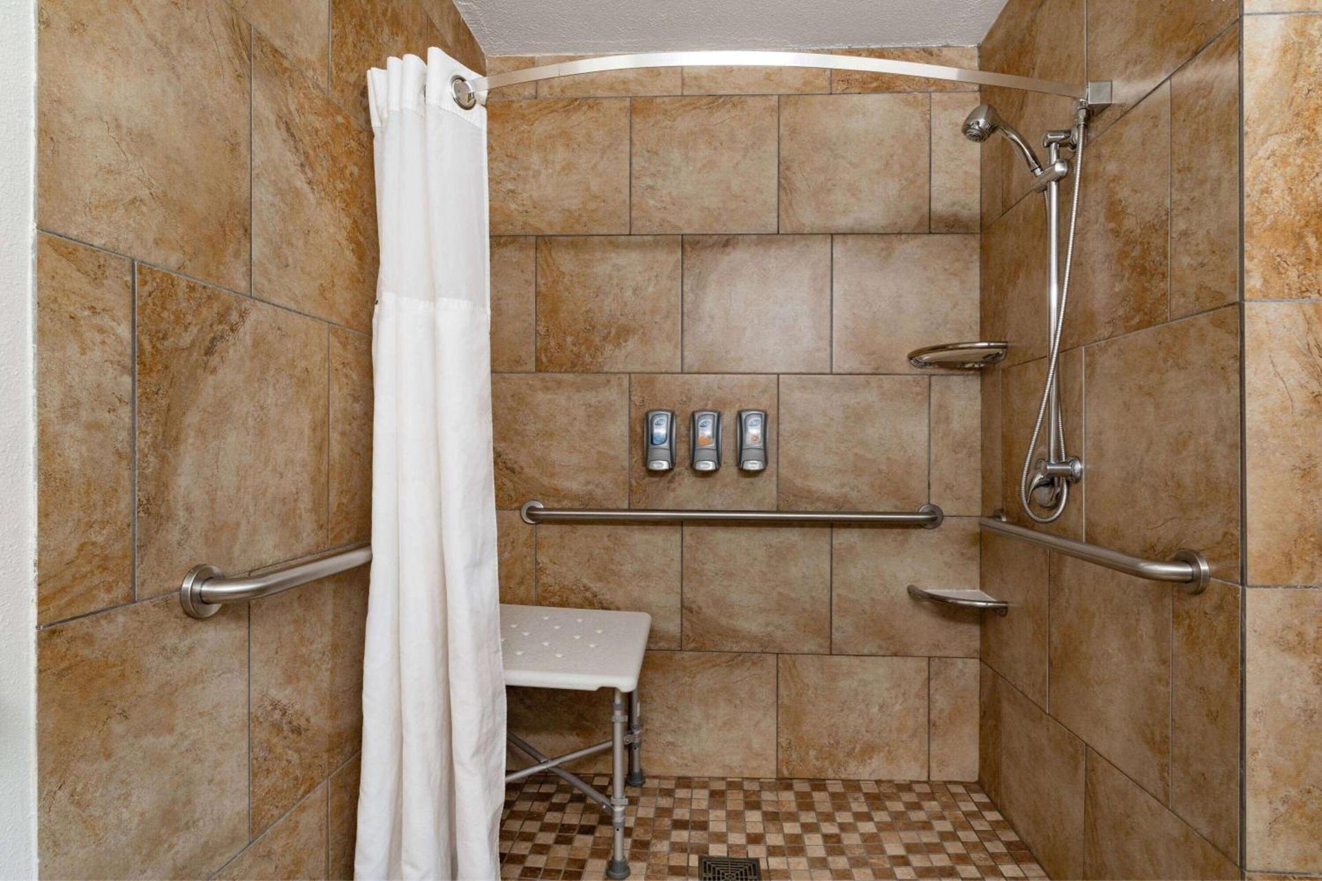 Baymont by Wyndham Bozeman photo 15