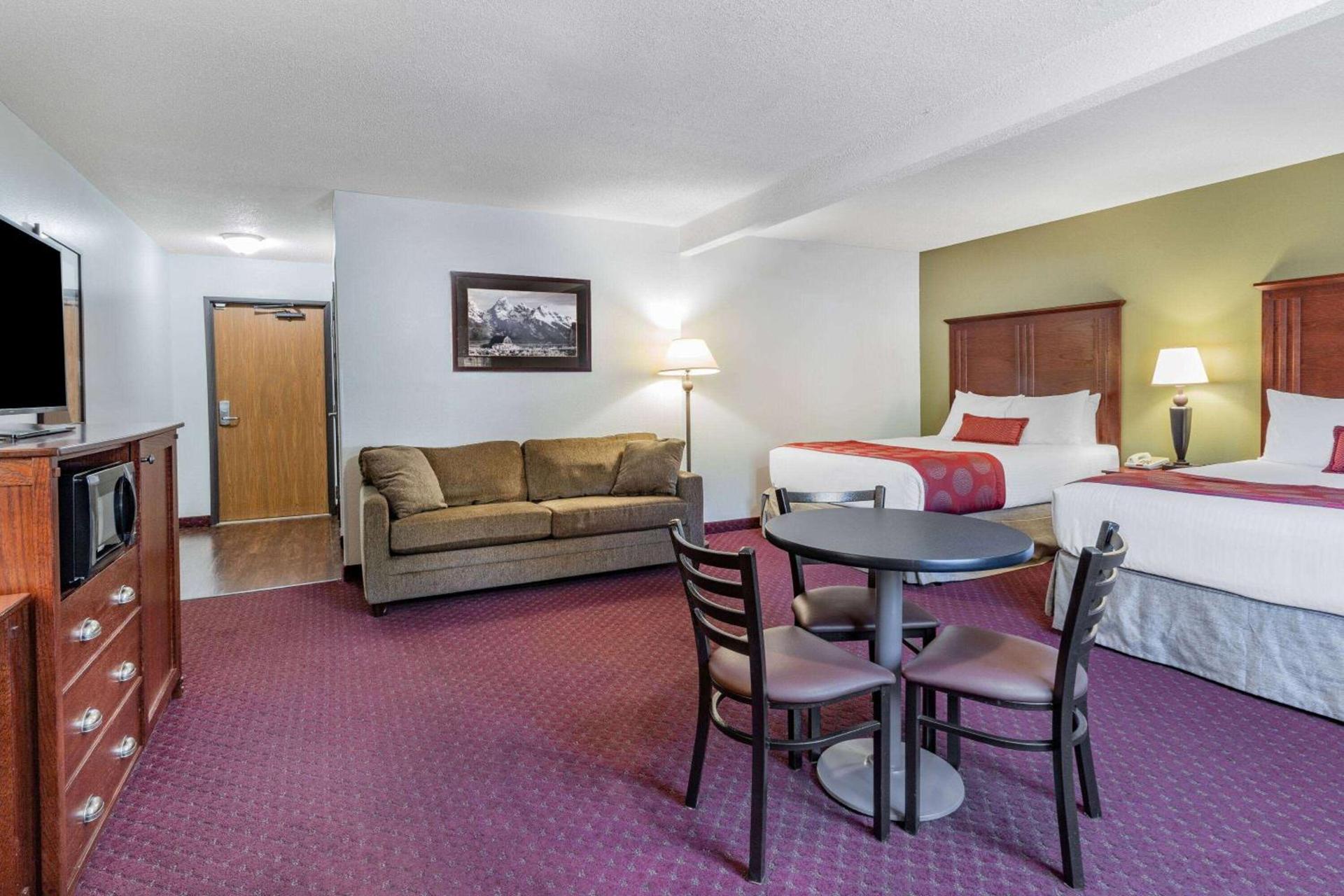 Baymont by Wyndham Bozeman photo 19