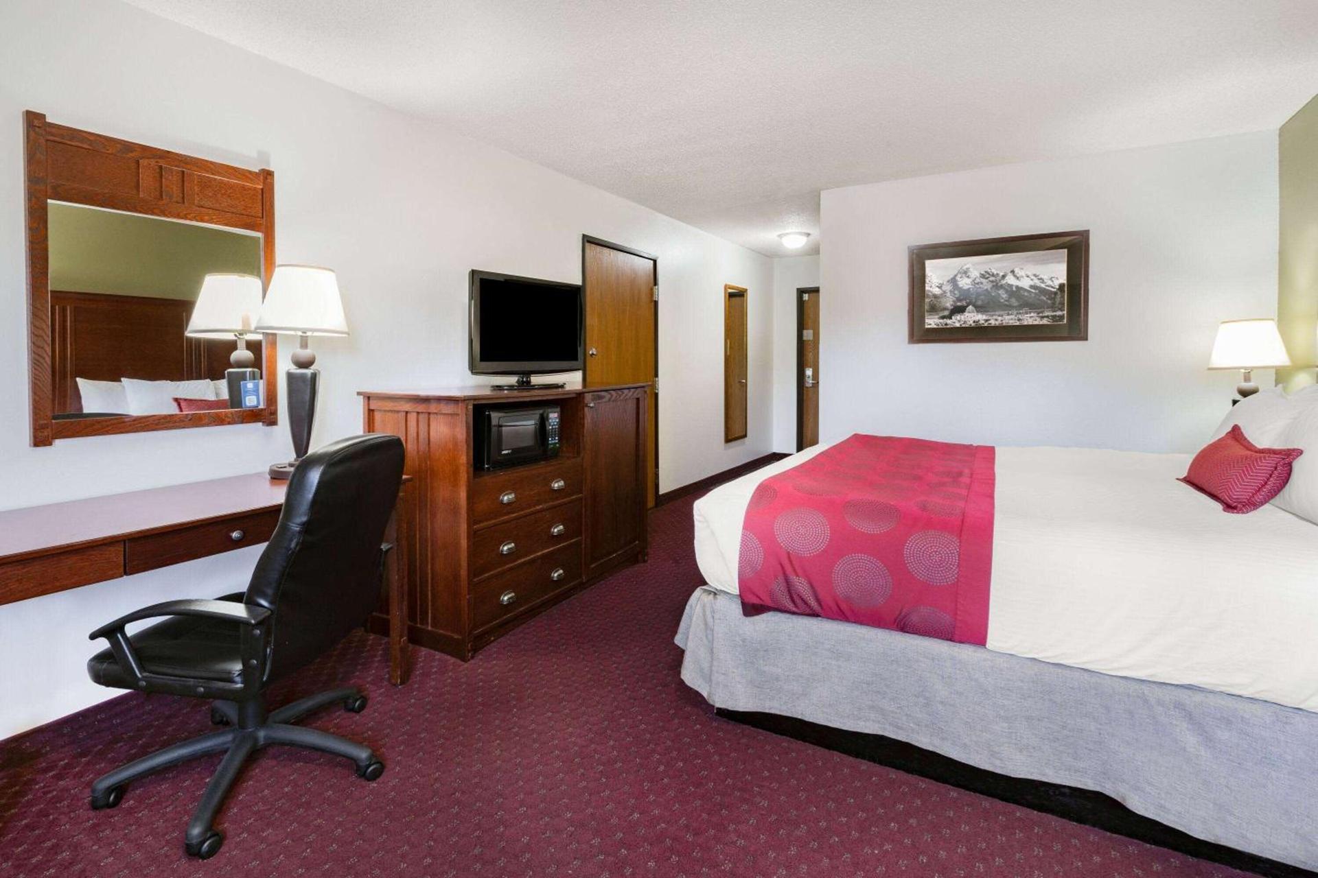 Baymont by Wyndham Bozeman photo 27