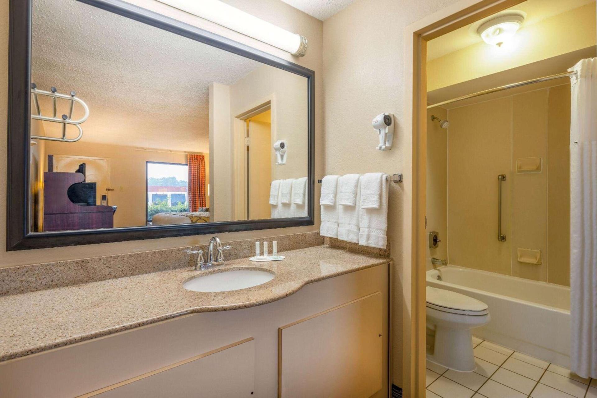 Park Inn by Radisson, Columbus State University Area photo 16