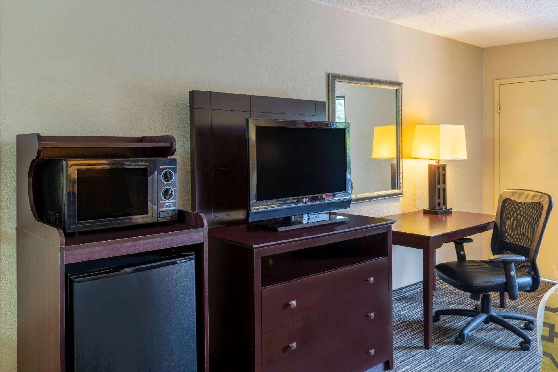 Park Inn by Radisson, Columbus State University Area photo 17