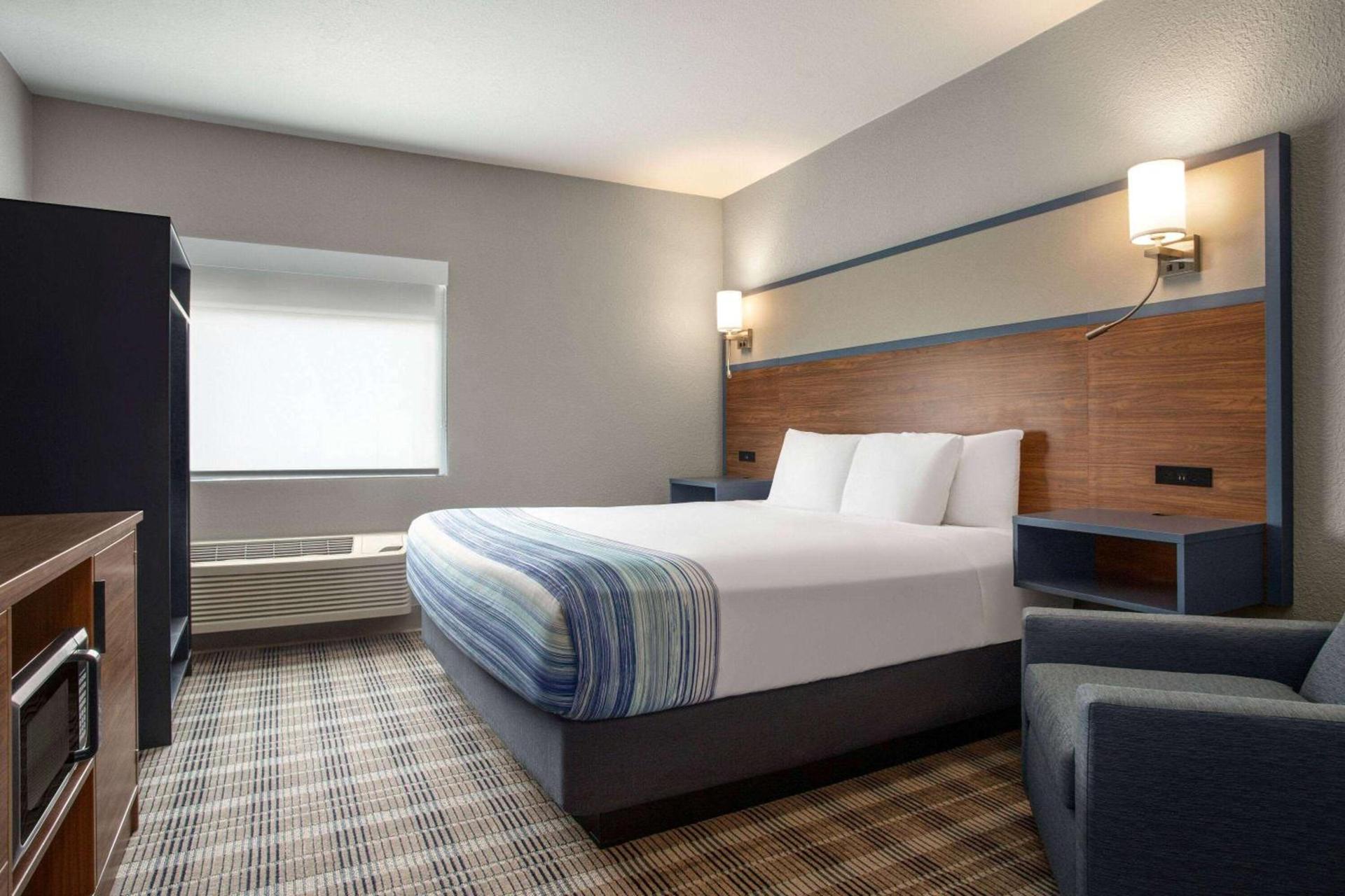 AmericInn by Wyndham Branson & Conference Center photo 17