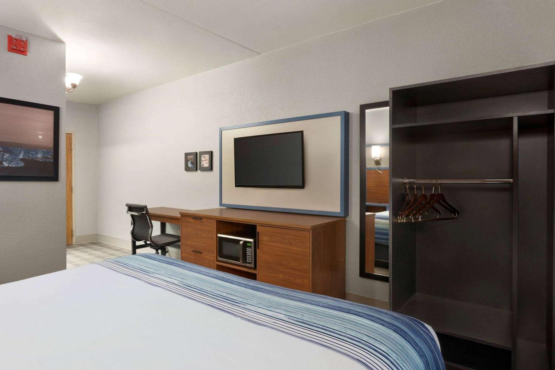 AmericInn by Wyndham Branson & Conference Center photo 18