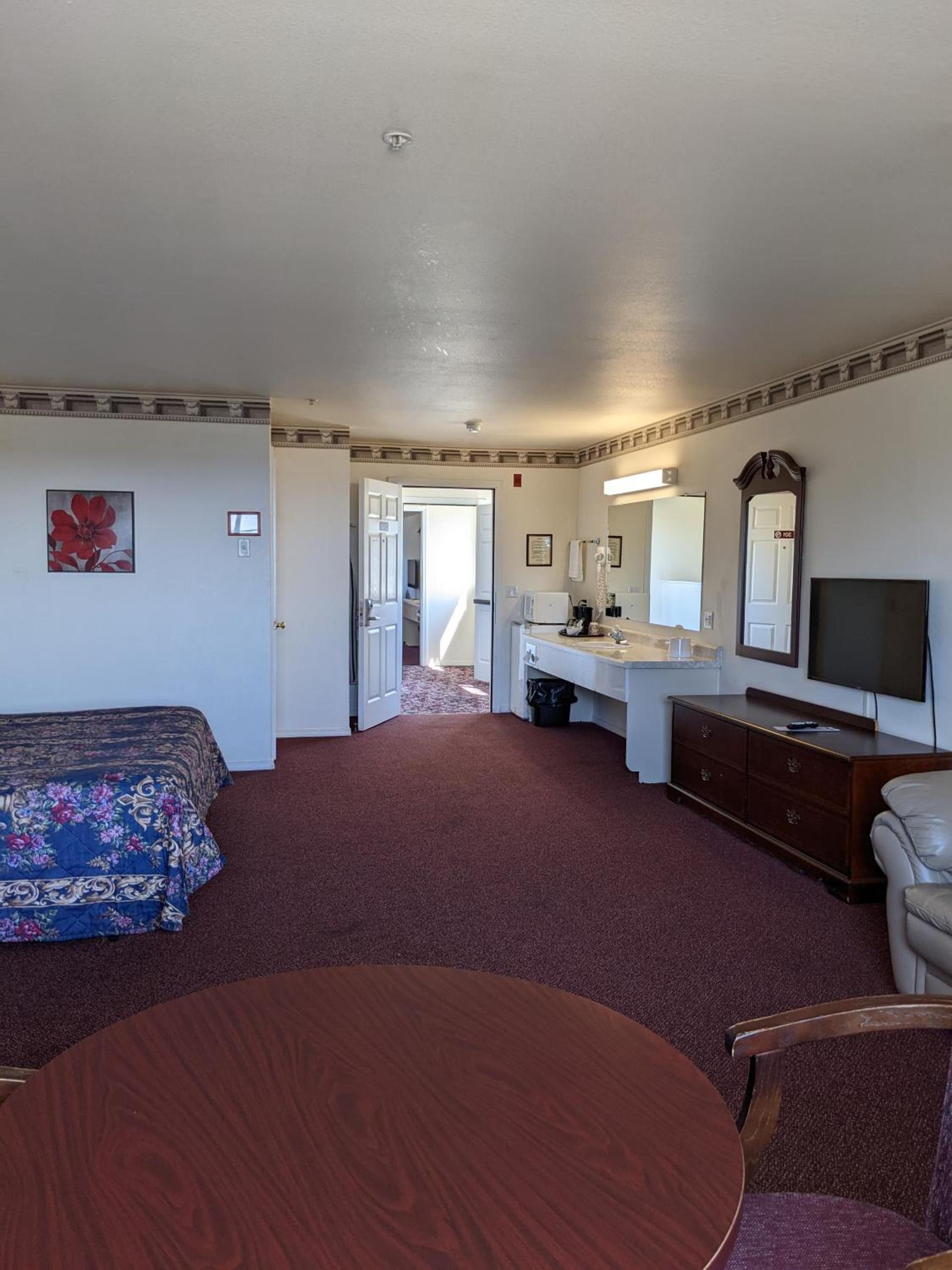 Lighthouse Inn photo 20