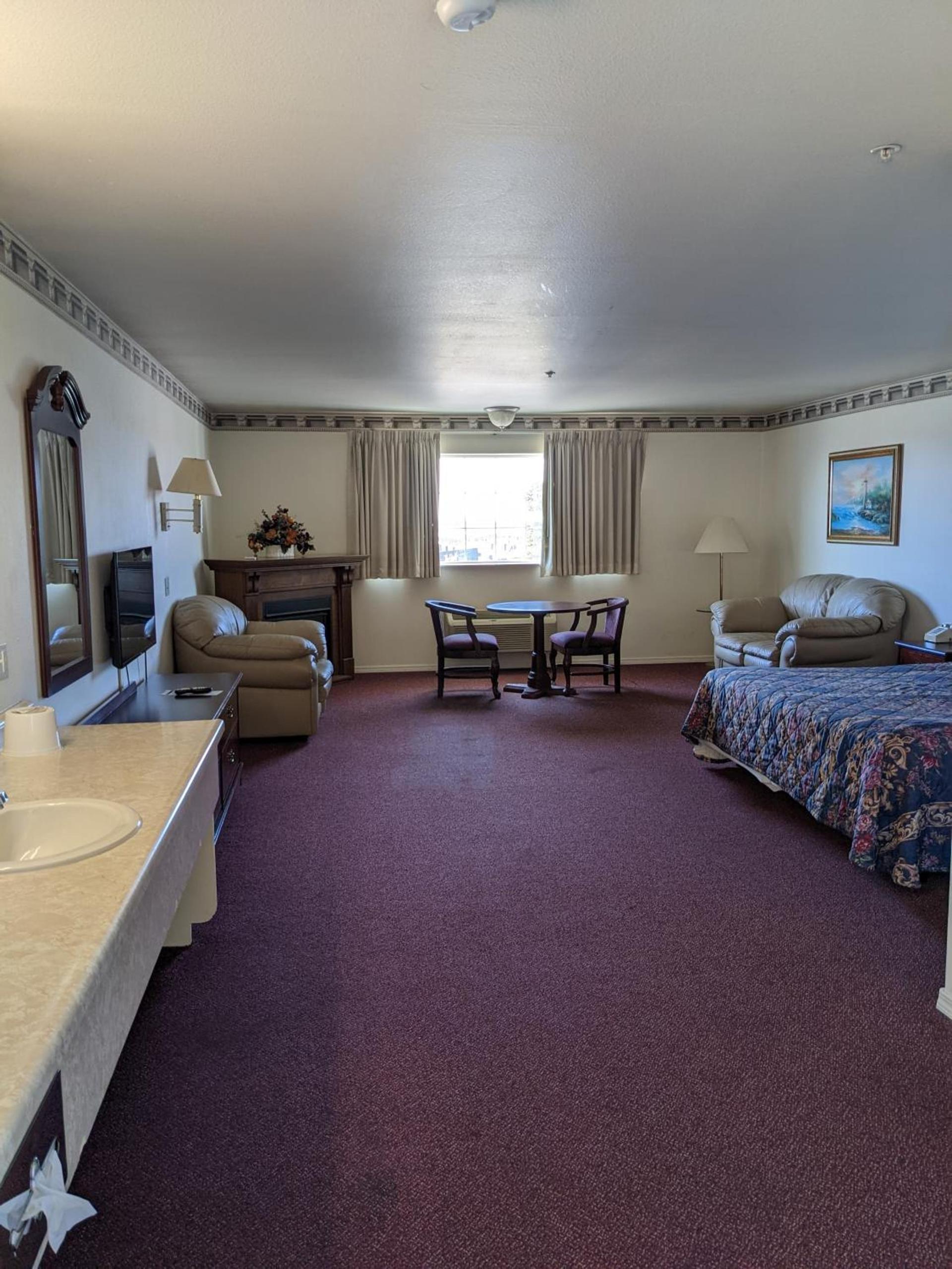 Lighthouse Inn photo 22