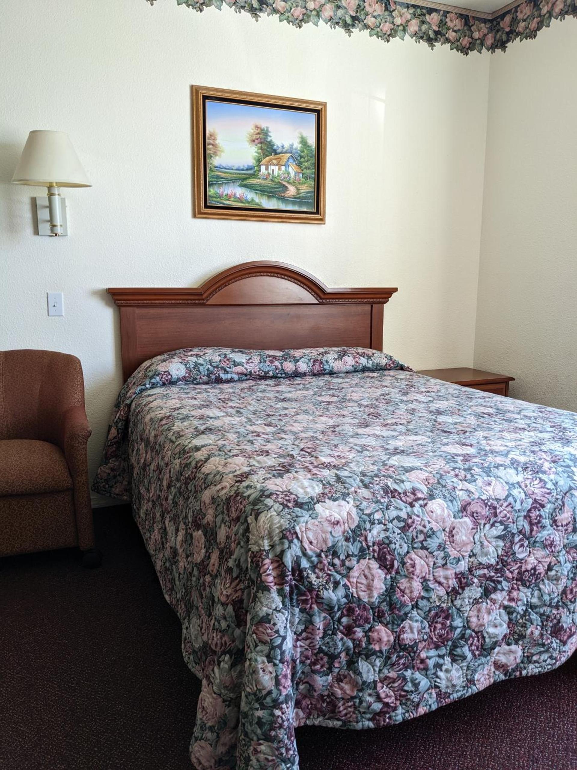 Lighthouse Inn photo 26
