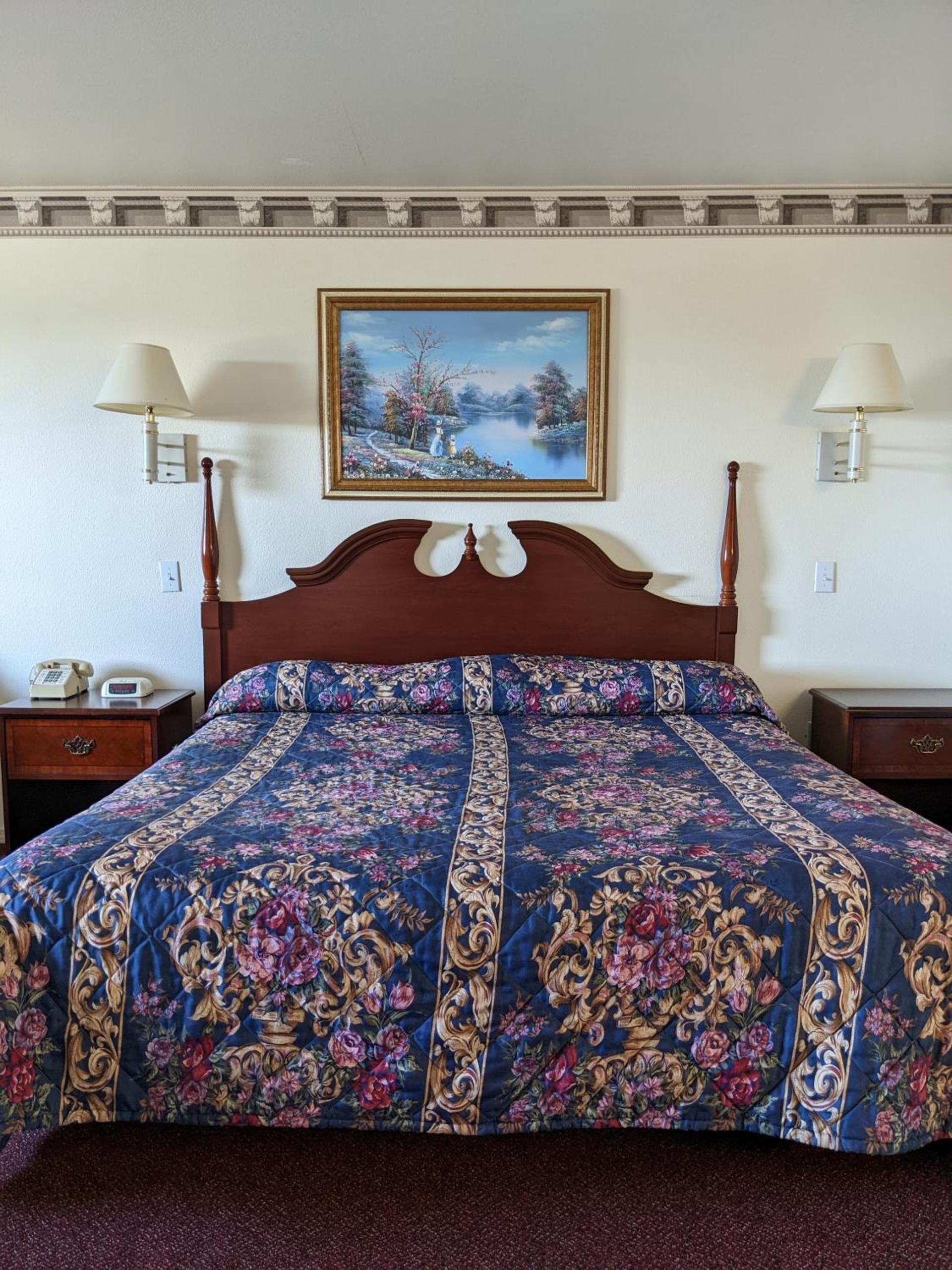 Lighthouse Inn photo 27