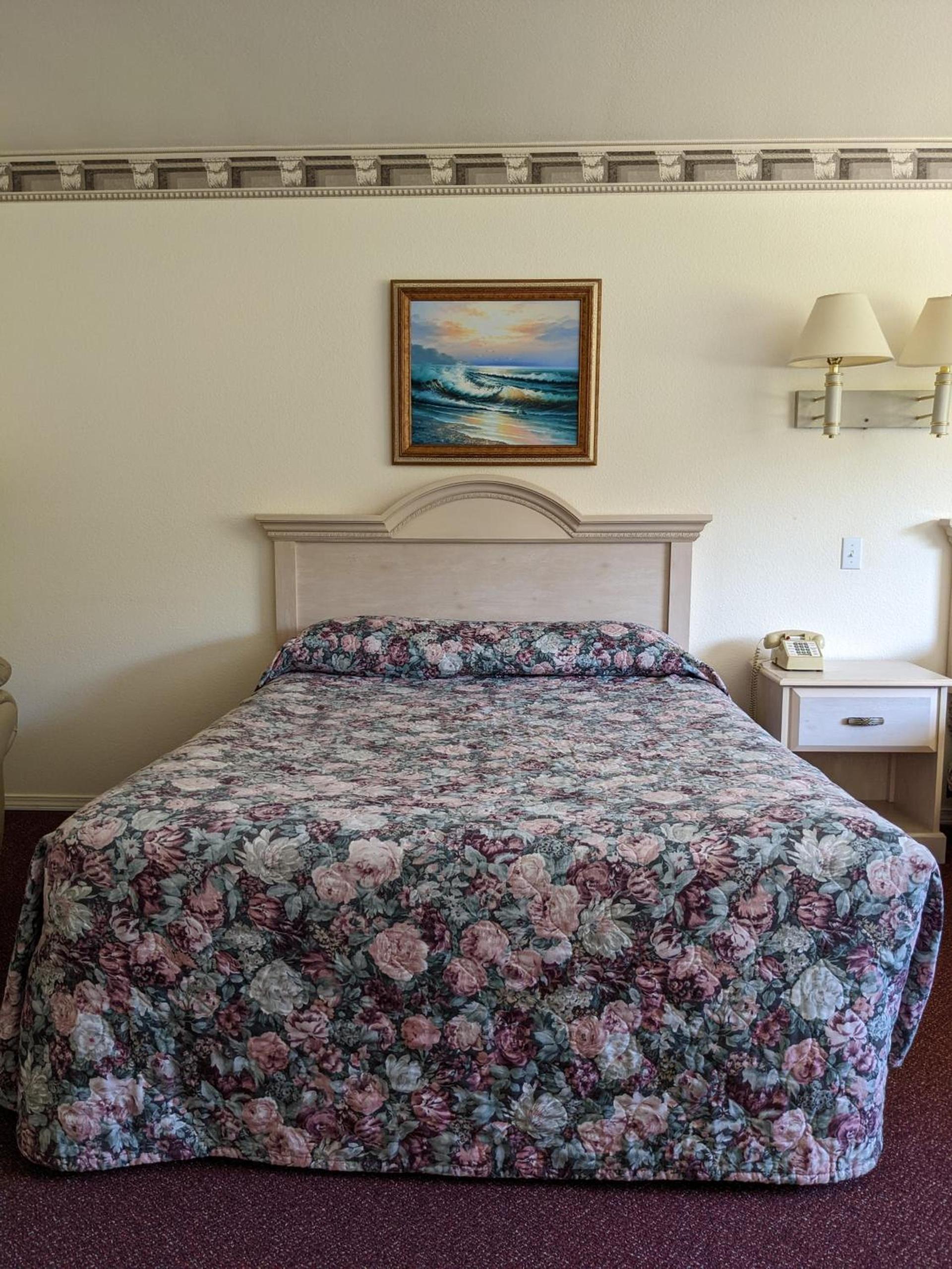 Lighthouse Inn photo 28