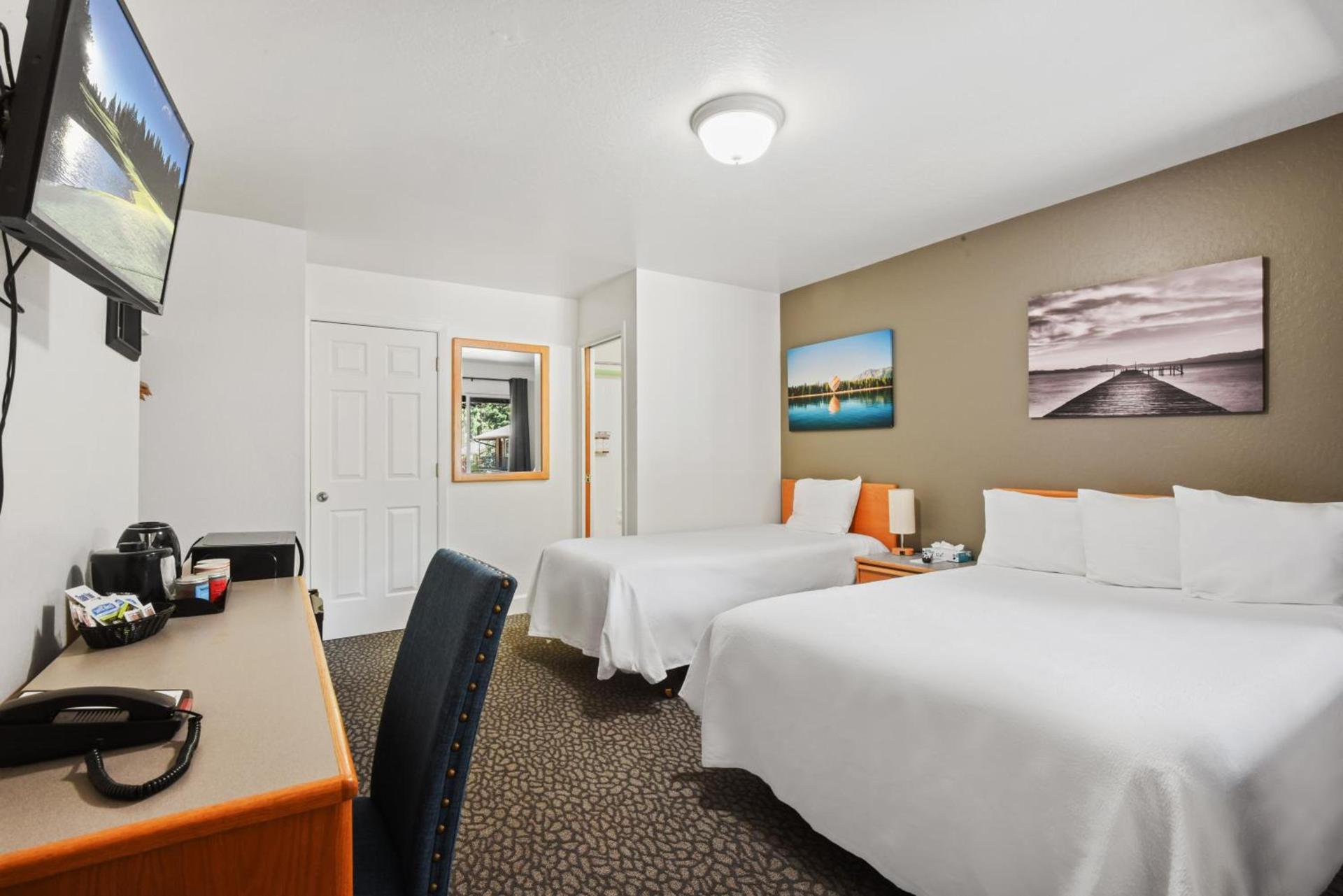 Crown Motel photo 32