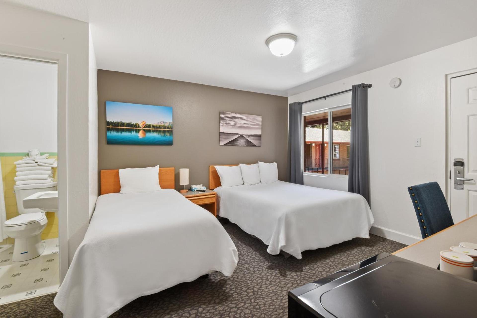 Crown Motel photo 31