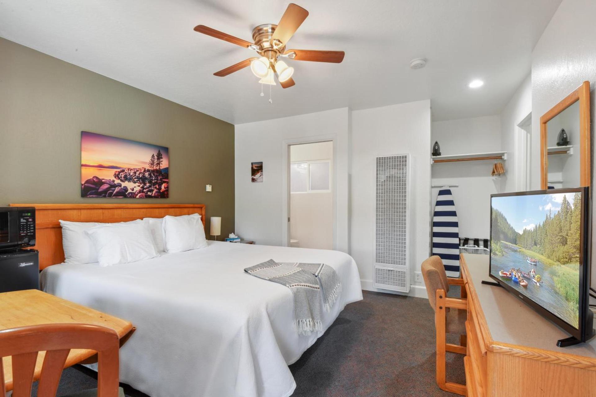 Crown Motel photo 35