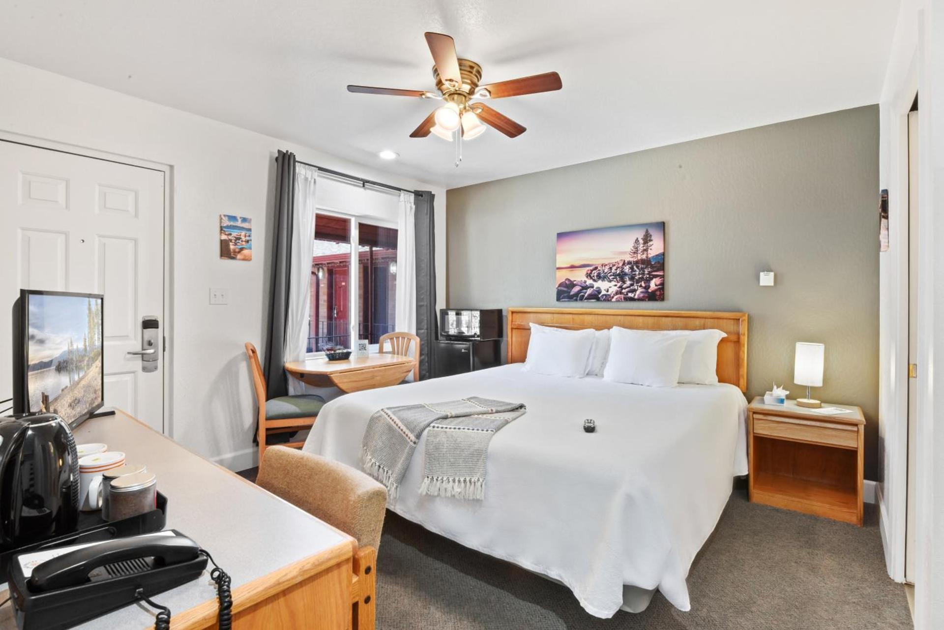 Crown Motel photo 34