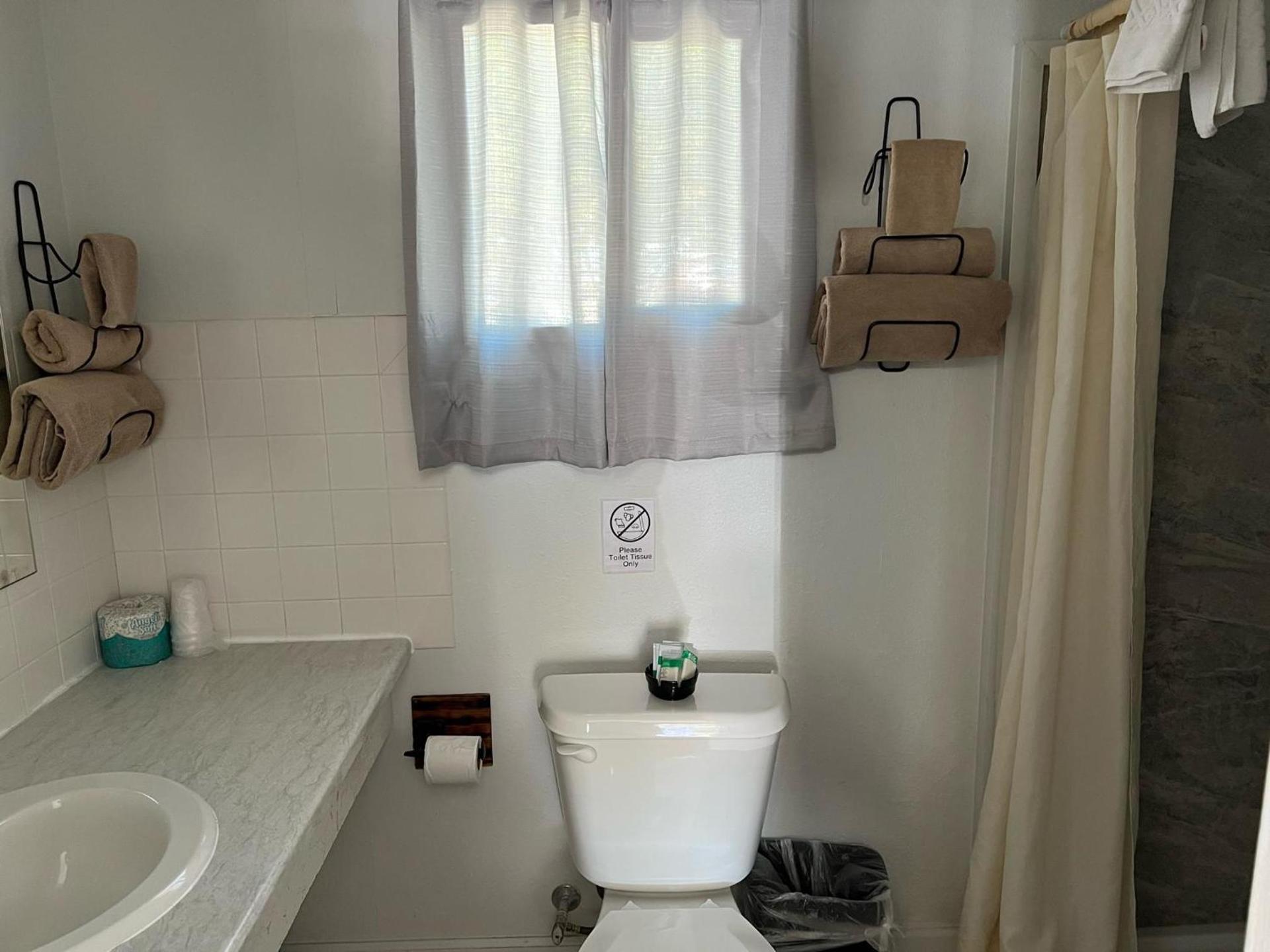 El Portal Motel photo 9