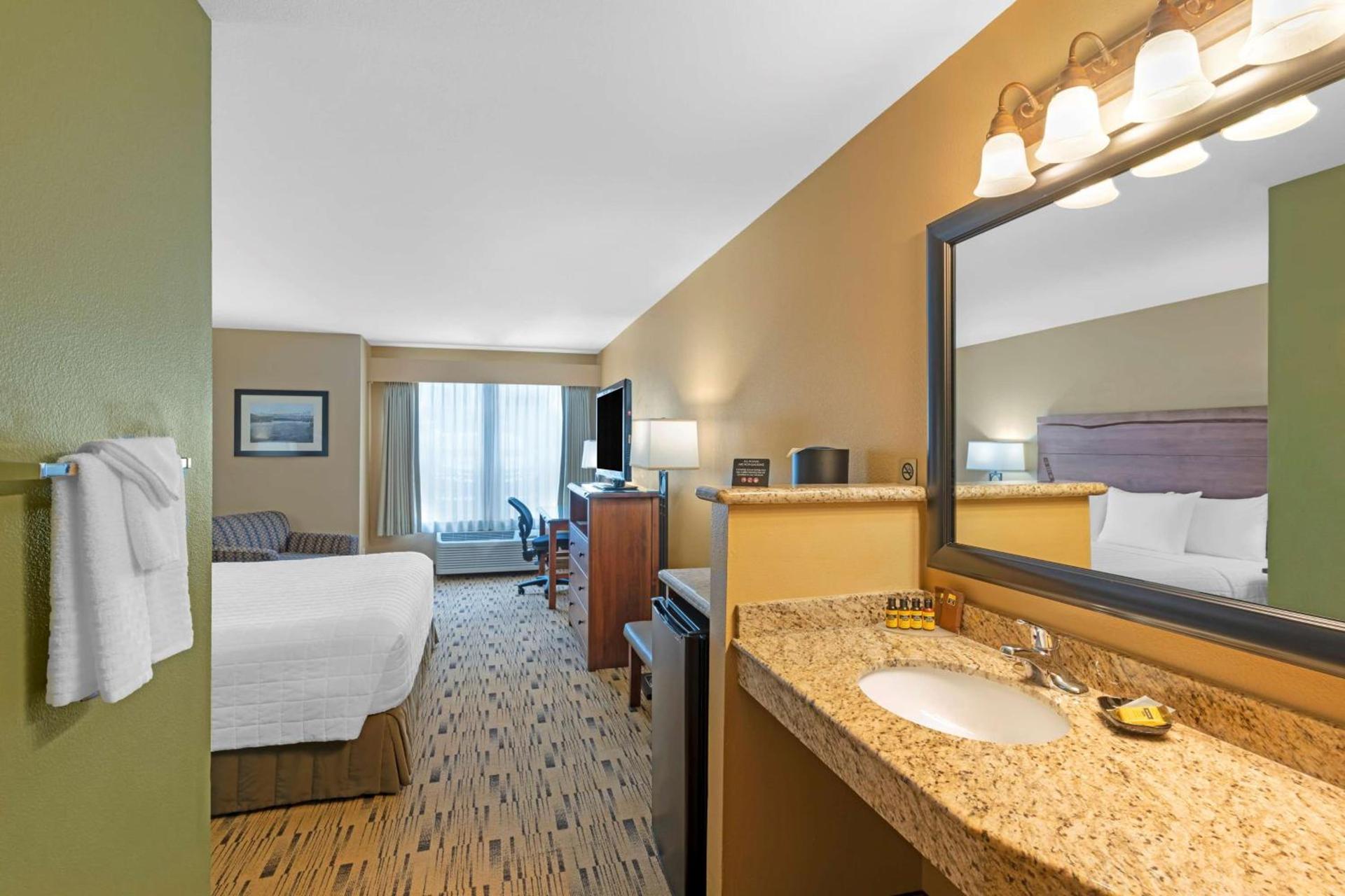 Best Western Plus Columbia River Inn photo 15