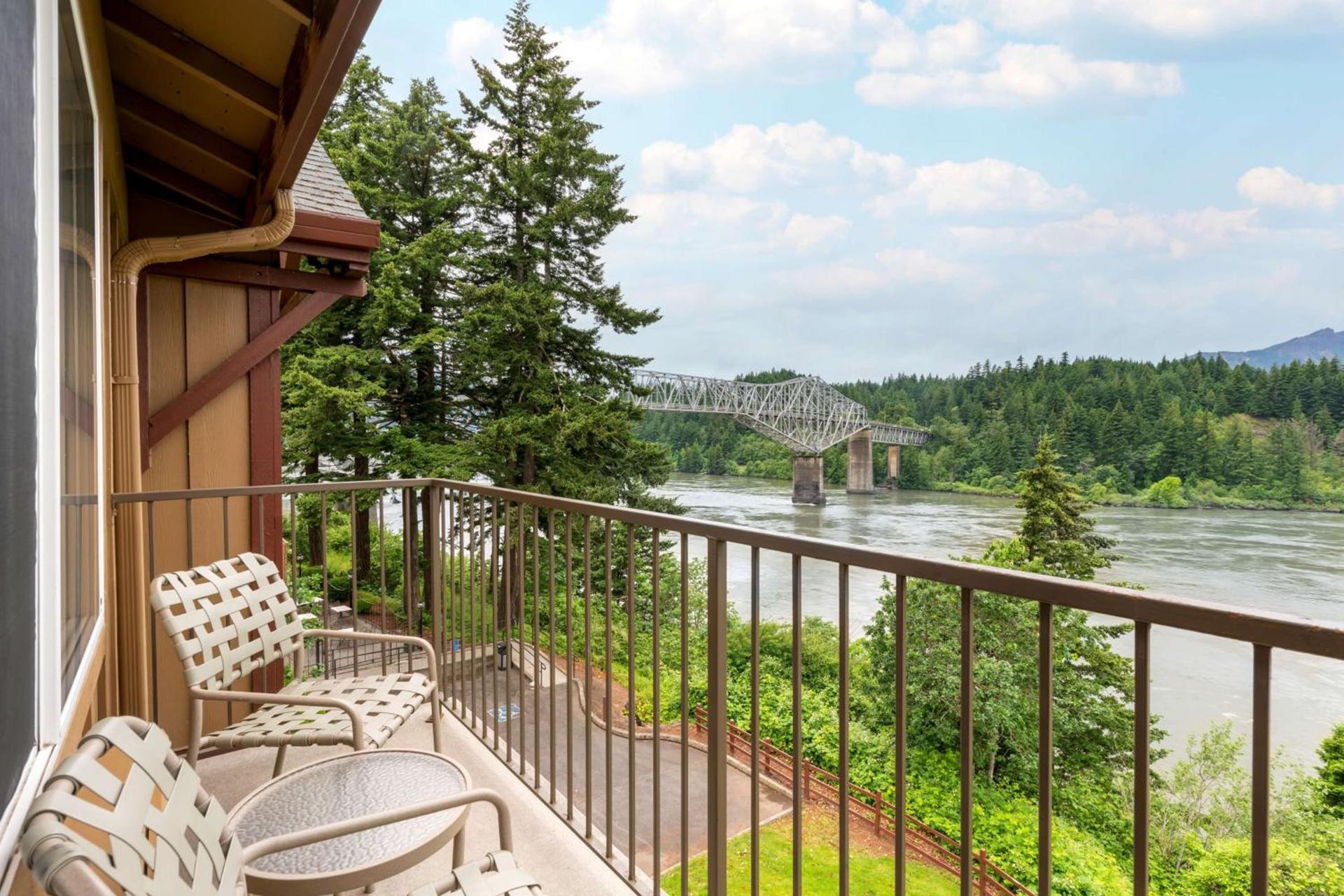 Best Western Plus Columbia River Inn photo 42