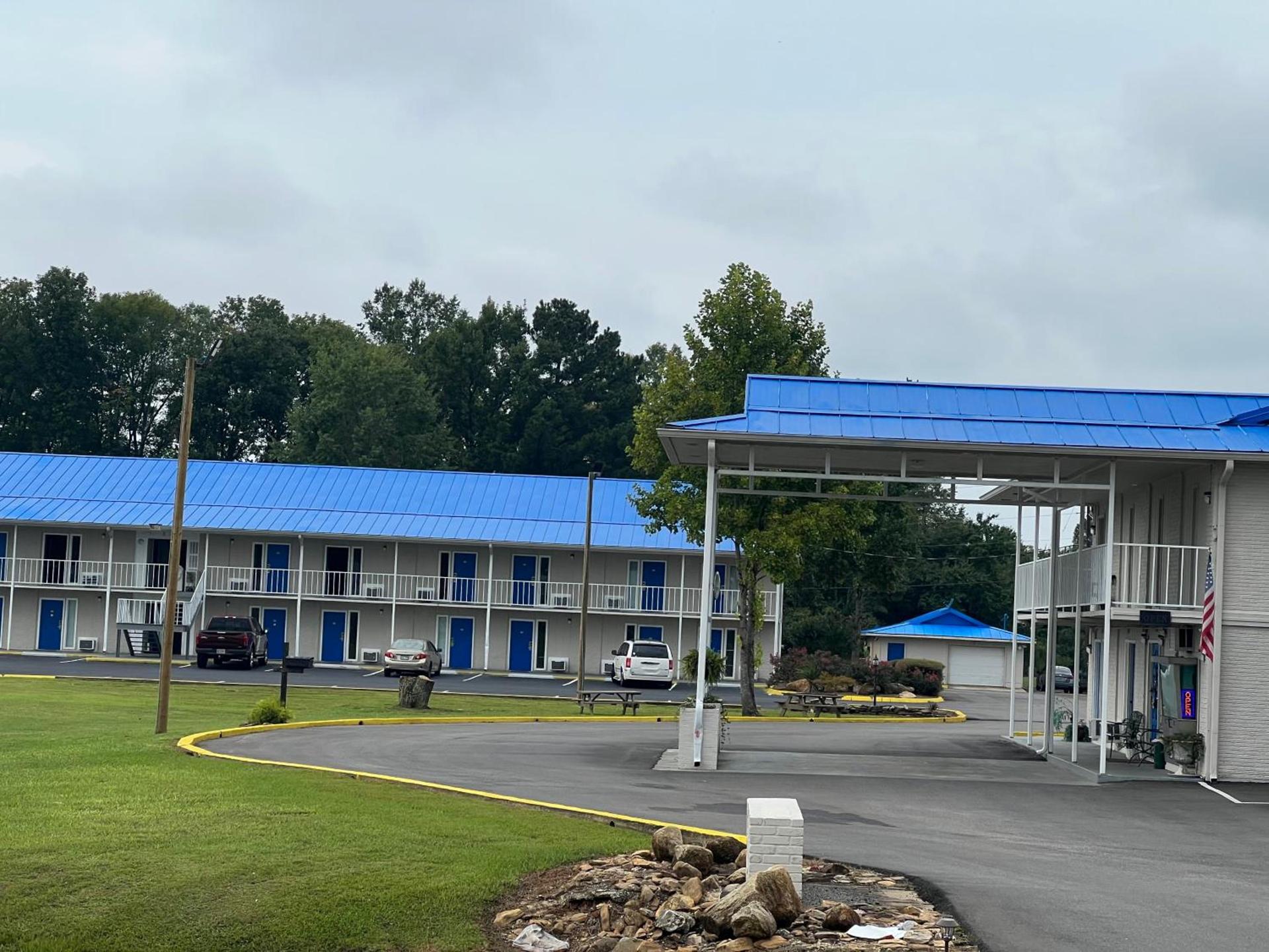 Towne inn photo 24