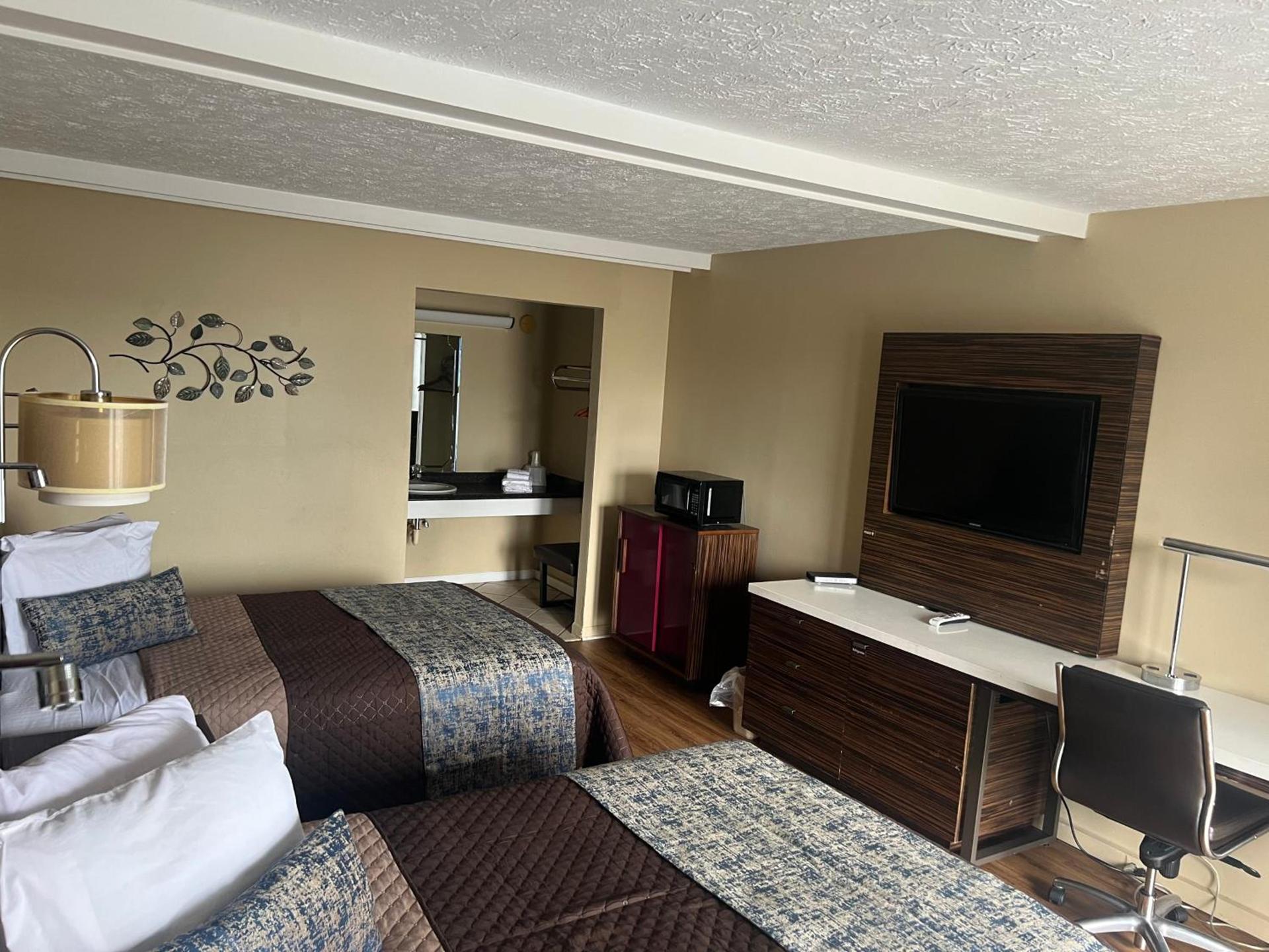 Towne inn photo 51