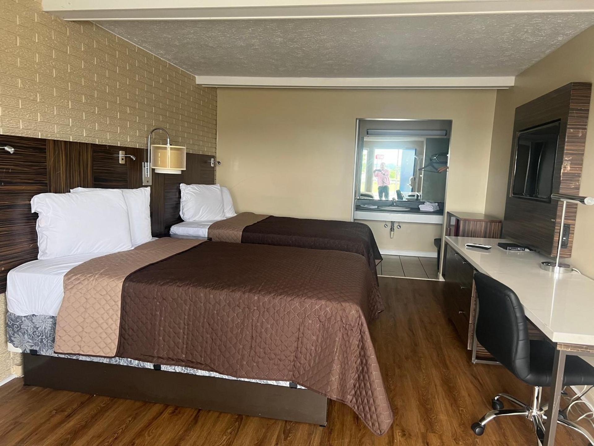 Towne inn photo 47