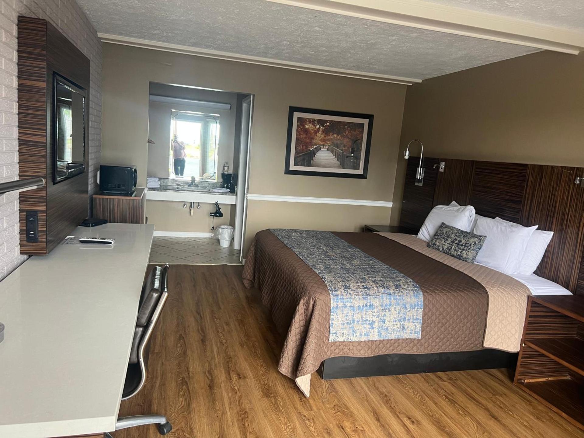 Towne inn photo 46