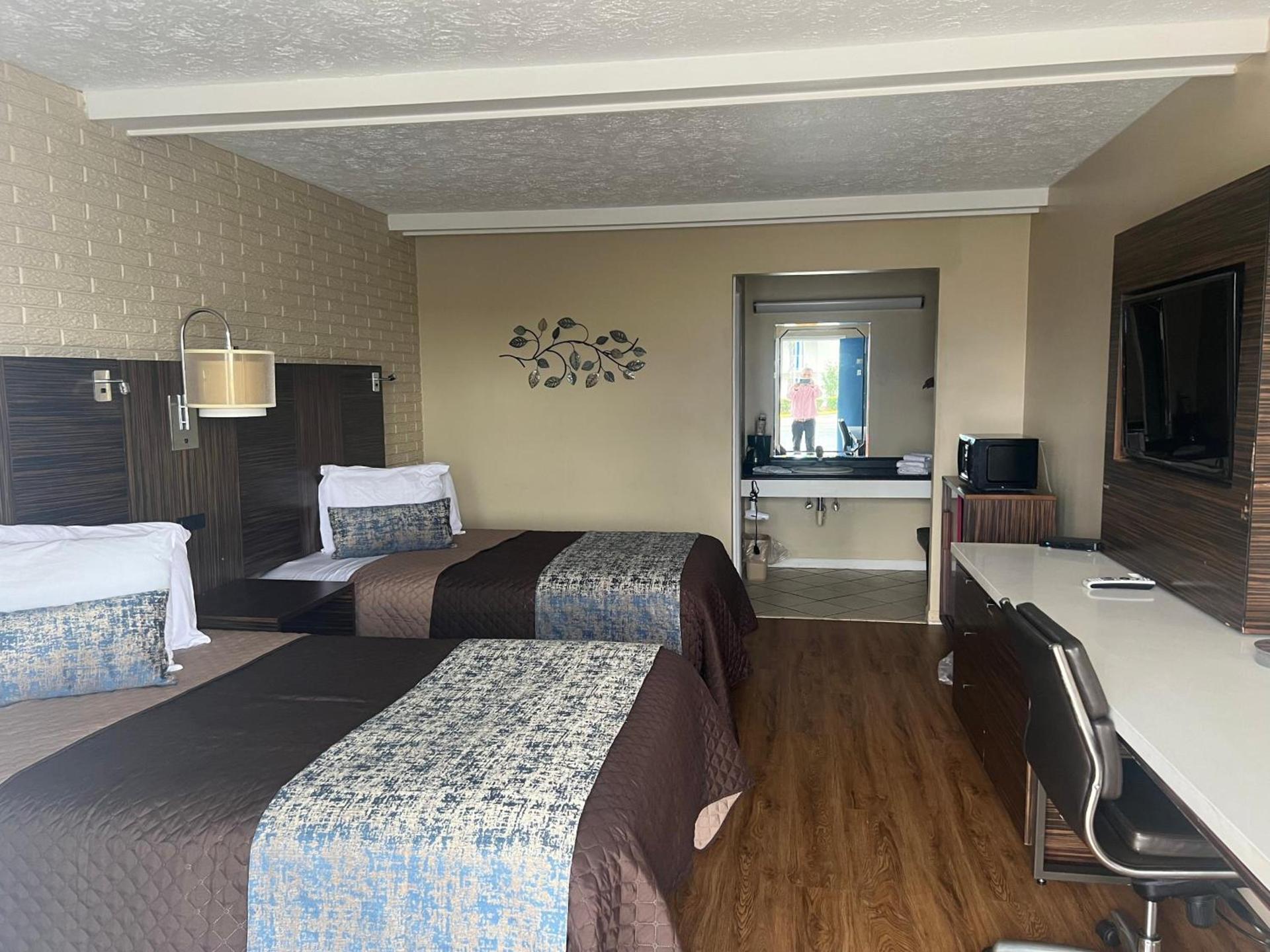 Towne inn photo 45