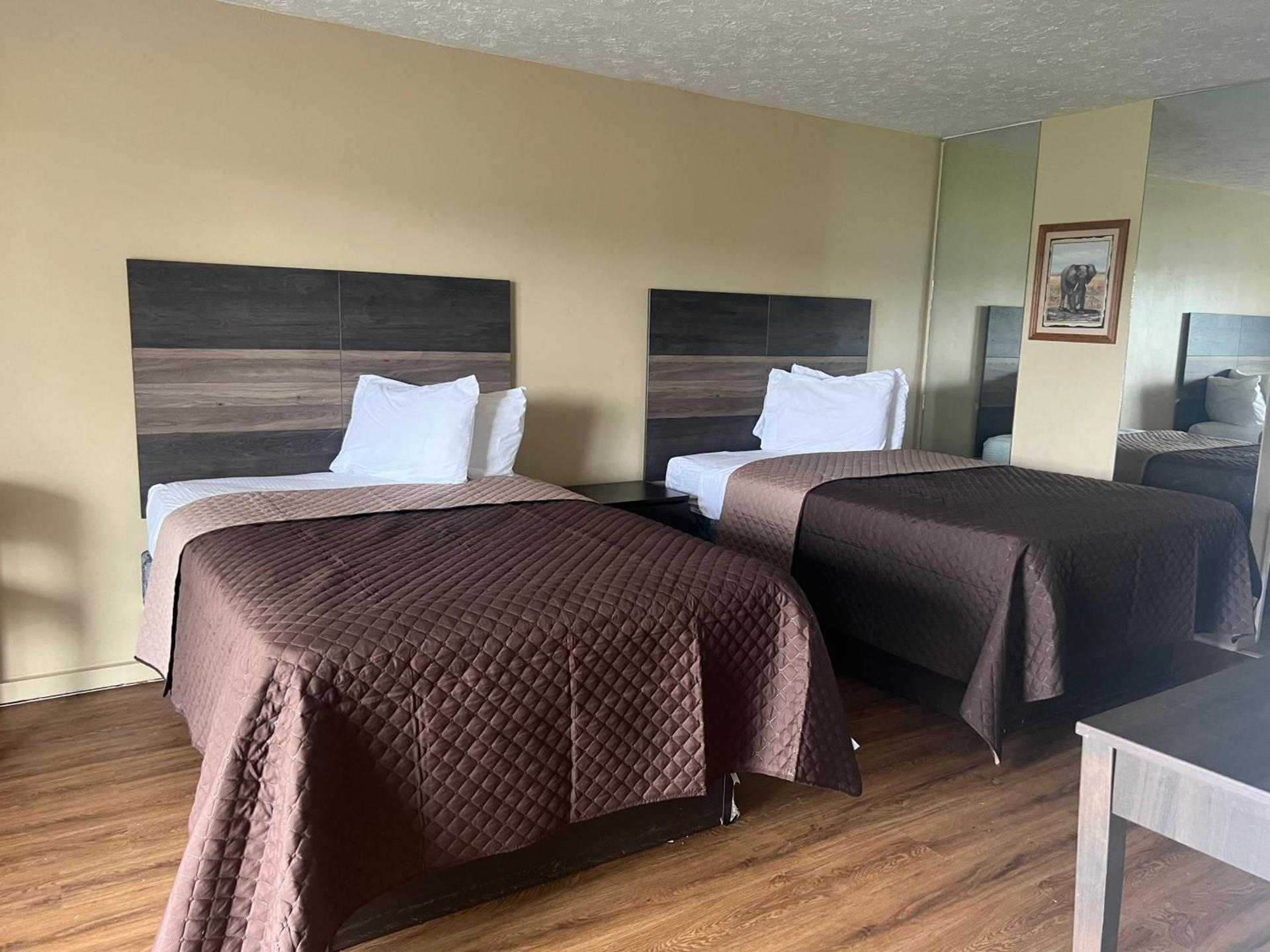 Towne inn photo 65