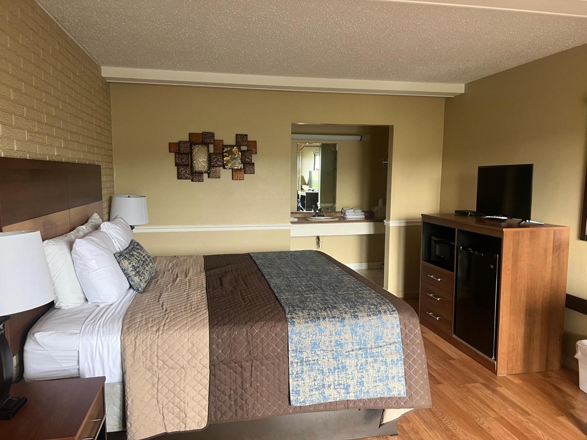 Towne inn photo 61