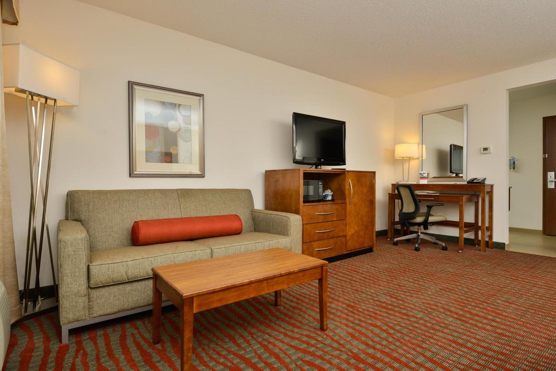 Holiday Inn Express Boston-Milford by IHG photo 57