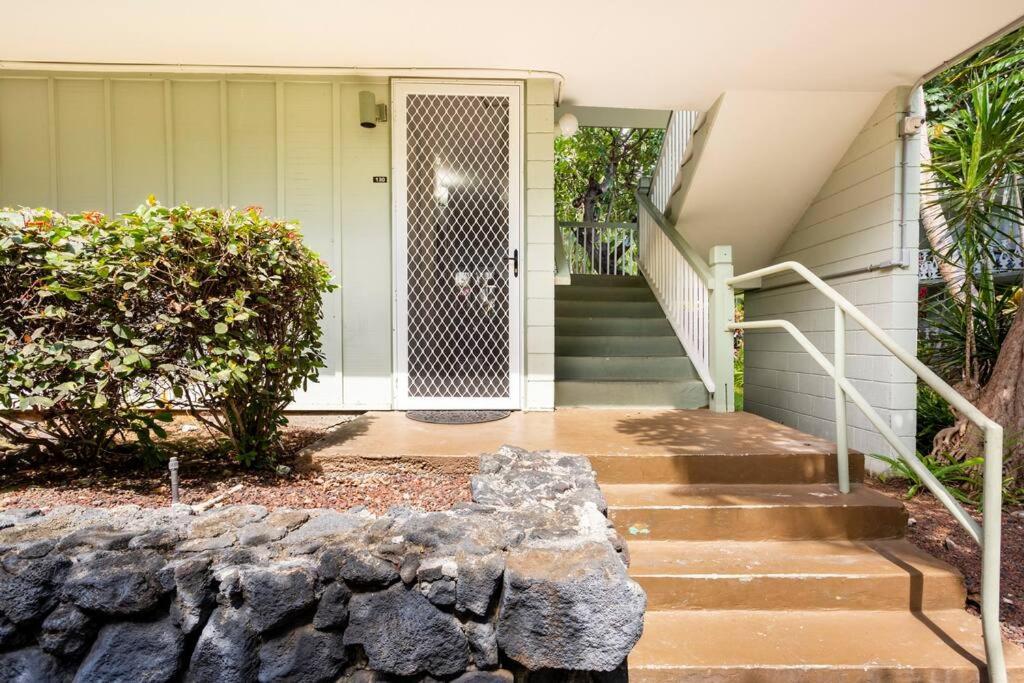 Kona Islander Inn - Prime Downtown Location with Hot Tub, Pool & Beach photo 12