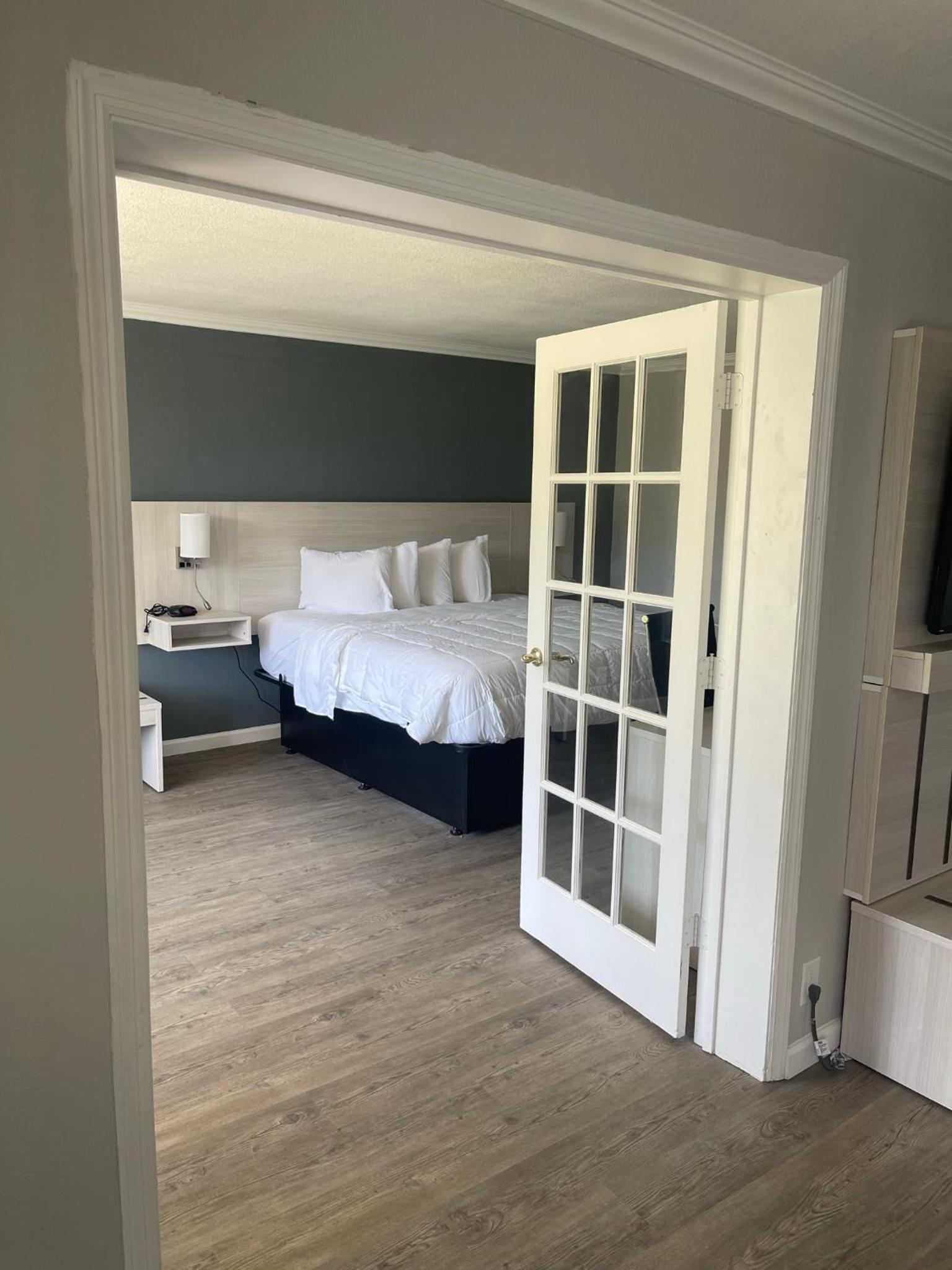 MainStay Suites Florence - Darlington photo 36