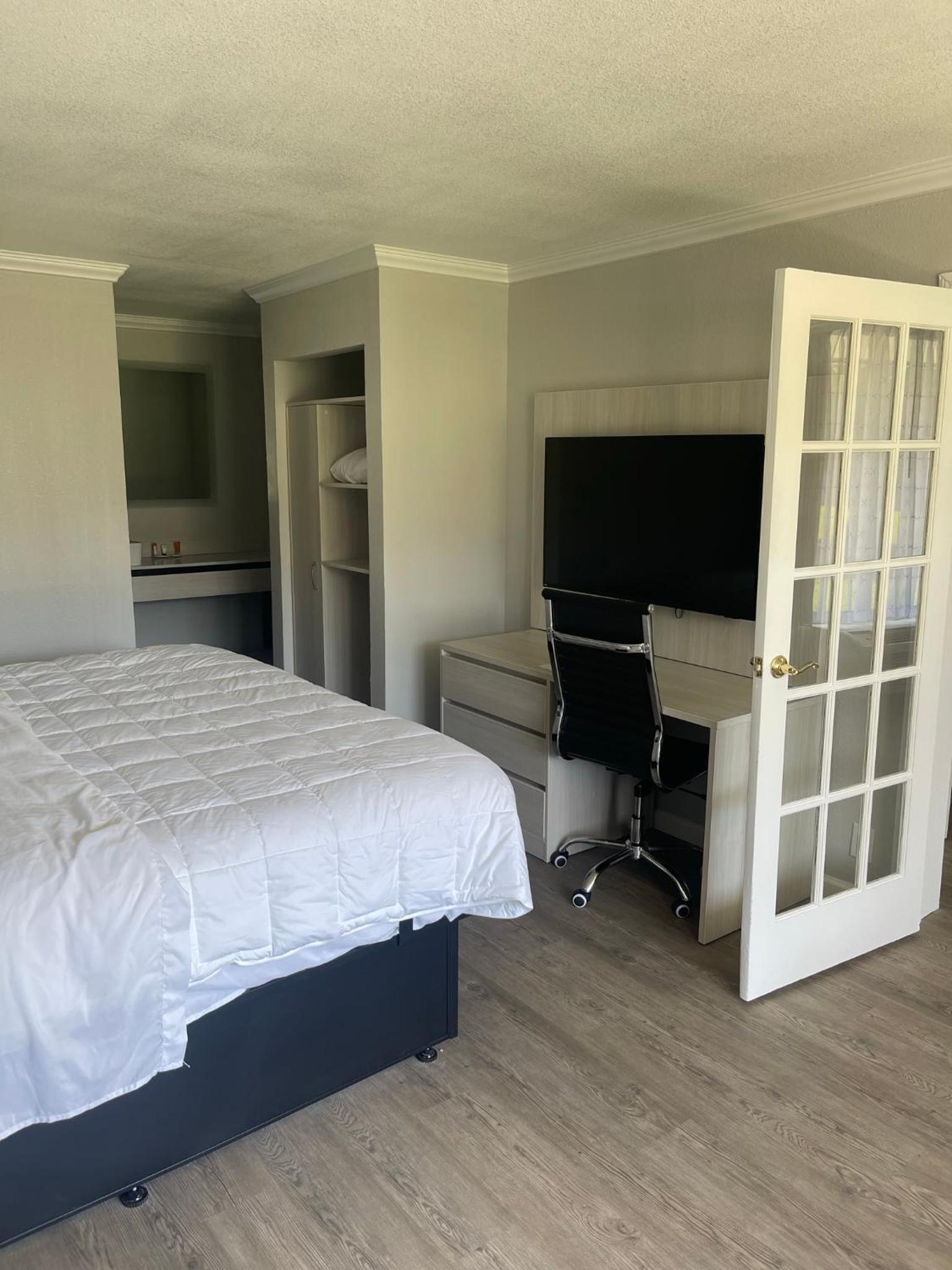 MainStay Suites Florence - Darlington photo 40