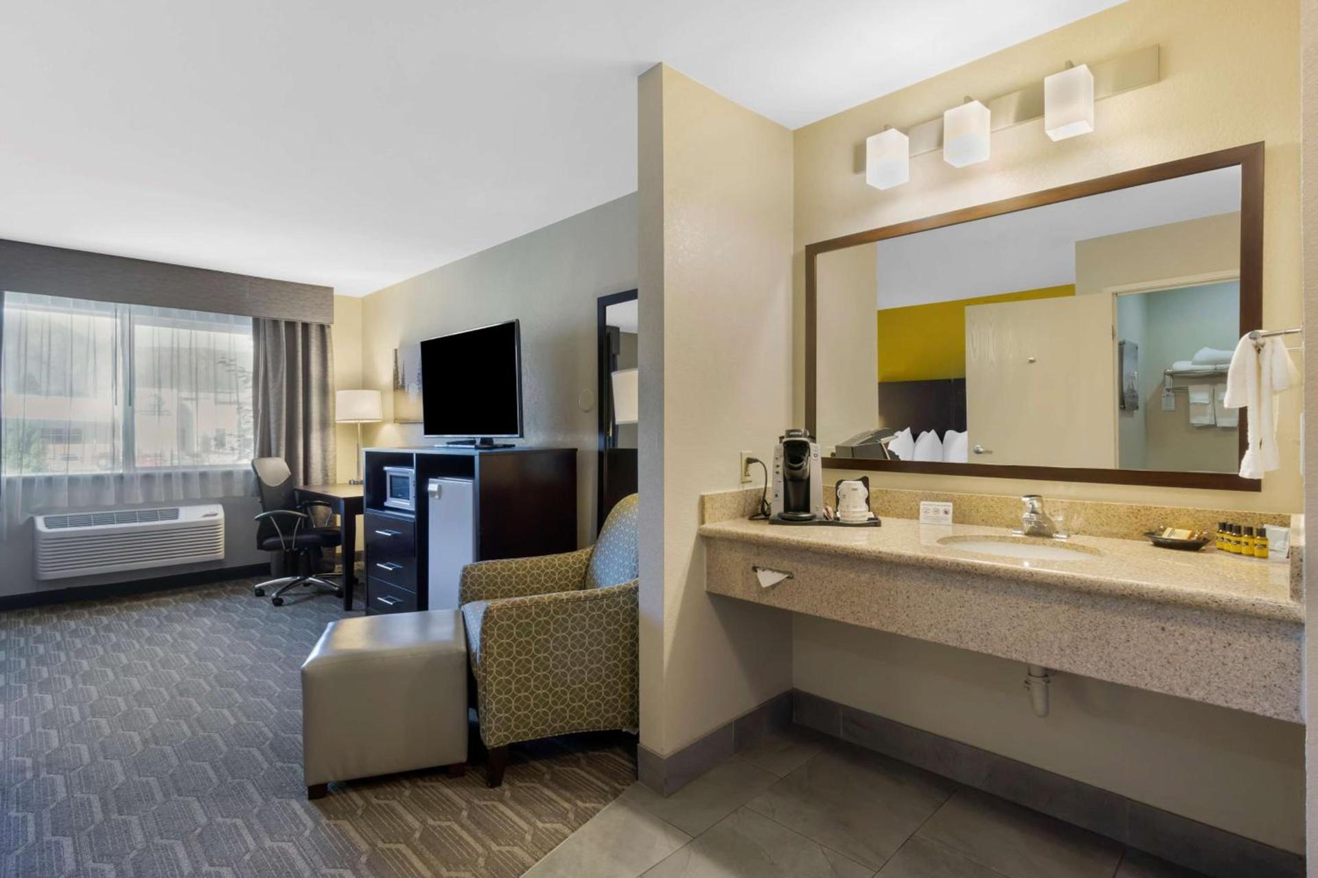 Best Western Plus Wenatchee Downtown Hotel photo 13