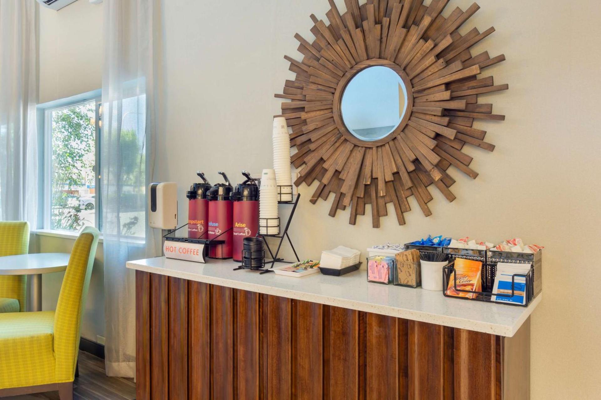 Best Western Plus Wenatchee Downtown Hotel photo 2