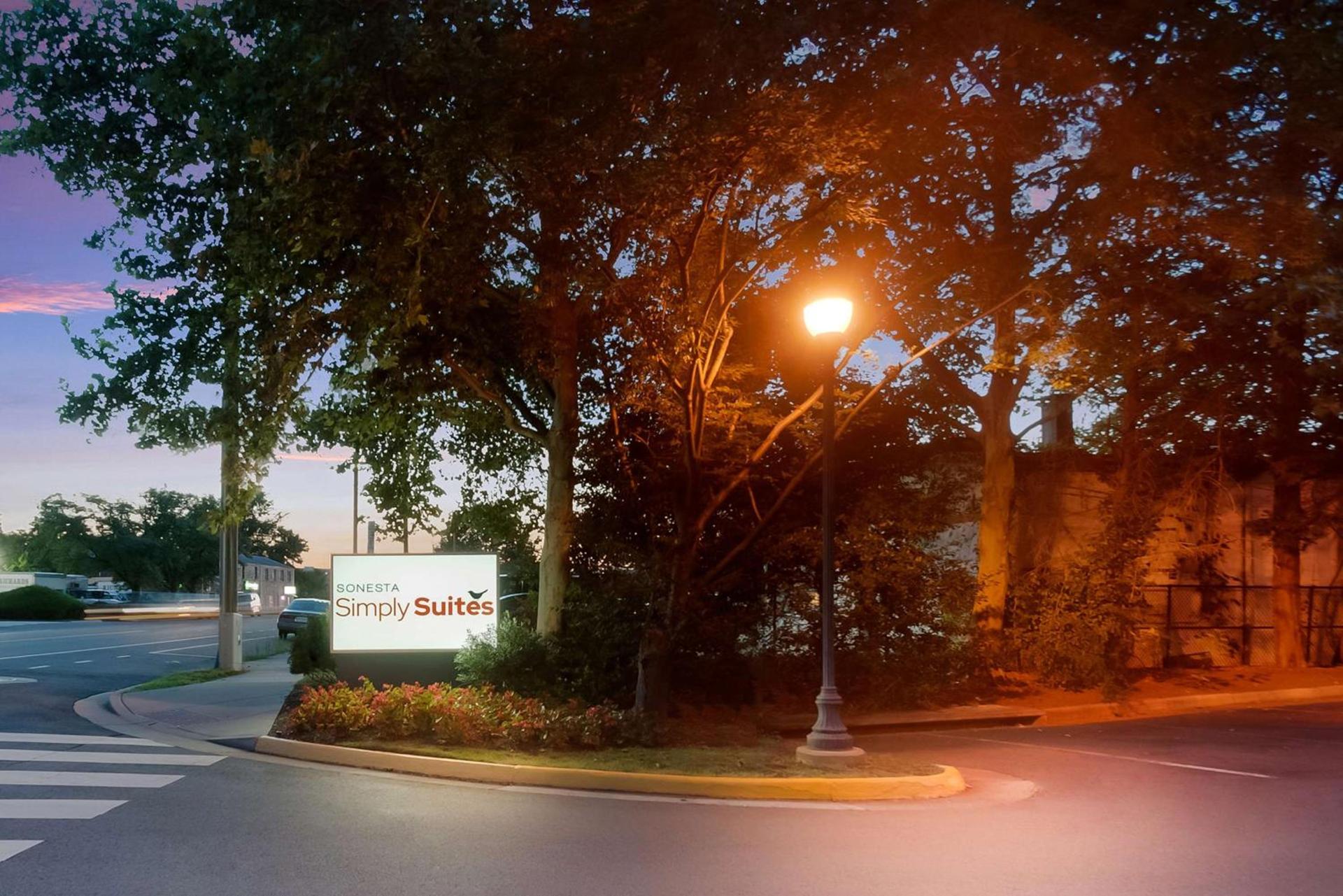 Sonesta Simply Suites Falls Church photo 27