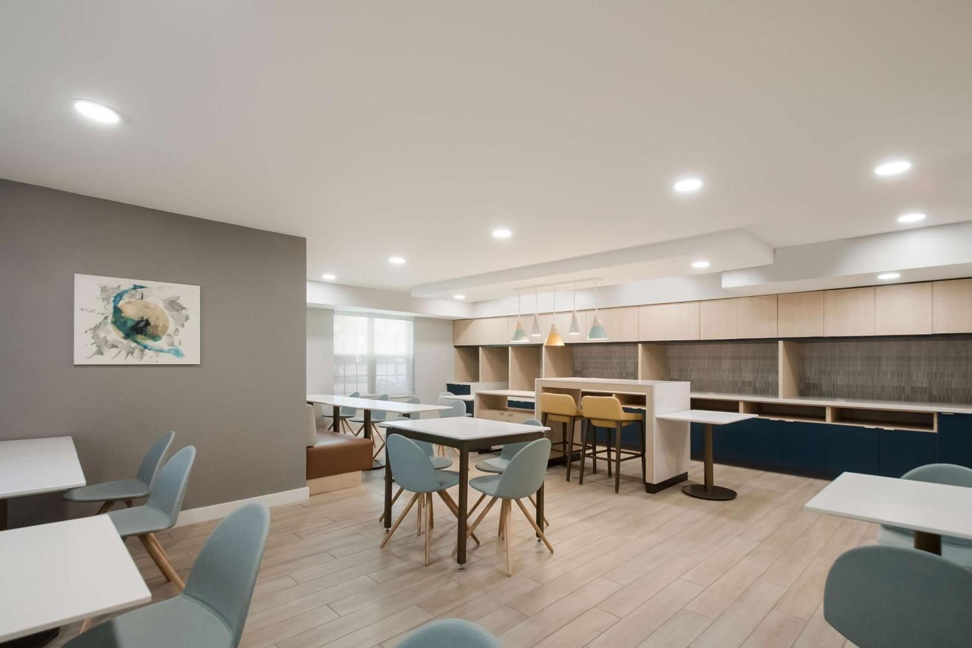Sonesta Simply Suites Falls Church photo 16