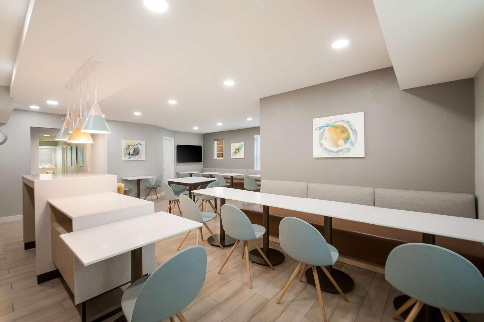 Sonesta Simply Suites Falls Church photo 17
