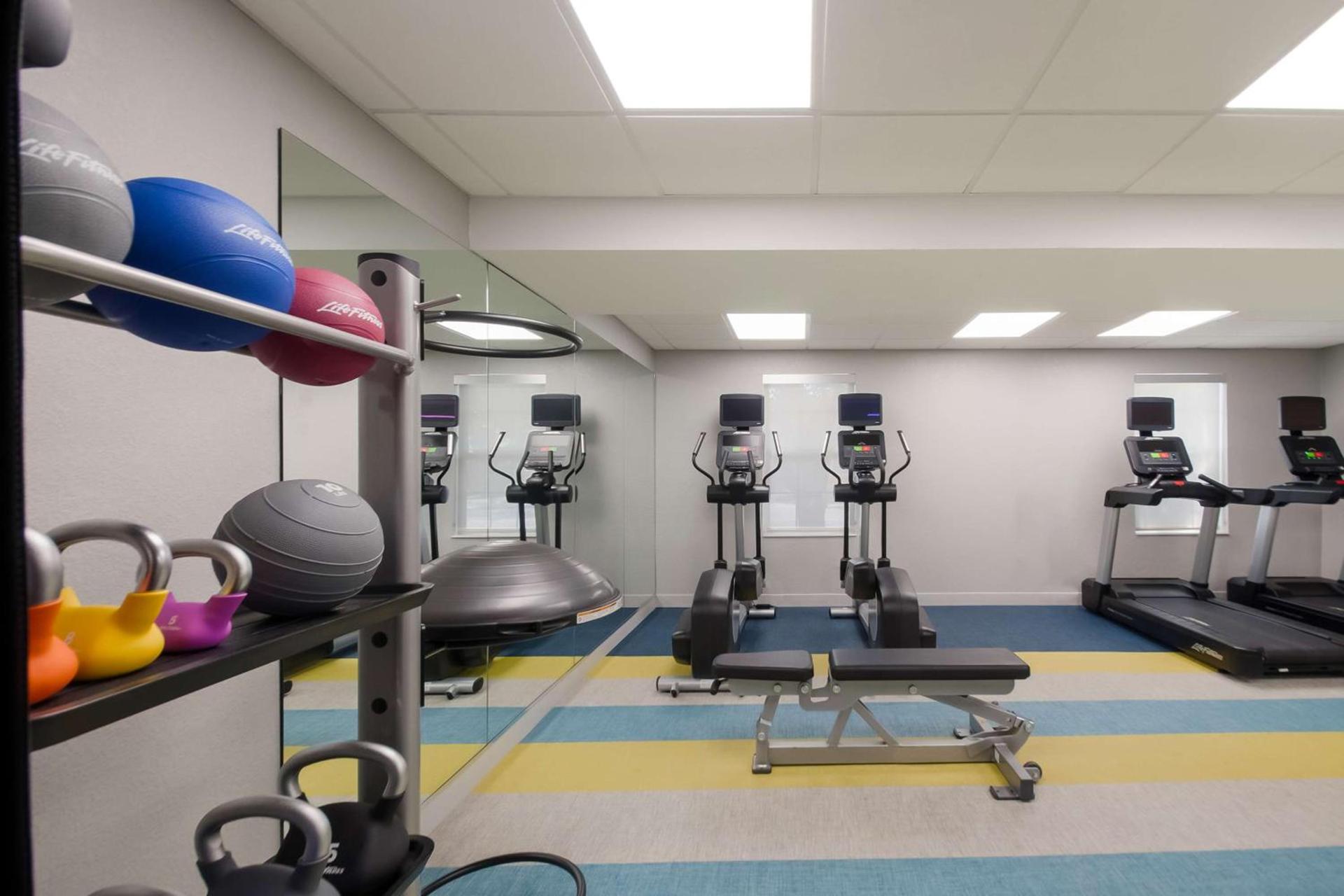Sonesta Simply Suites Falls Church photo 19